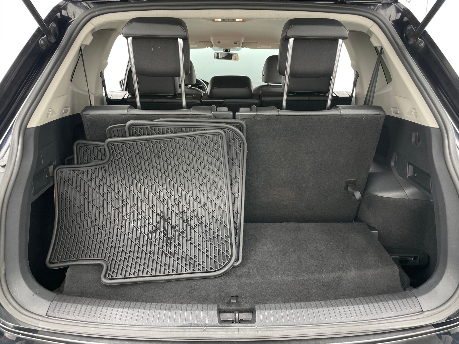 Thumbnail: 2019 Volkswagen Tiguan - 6