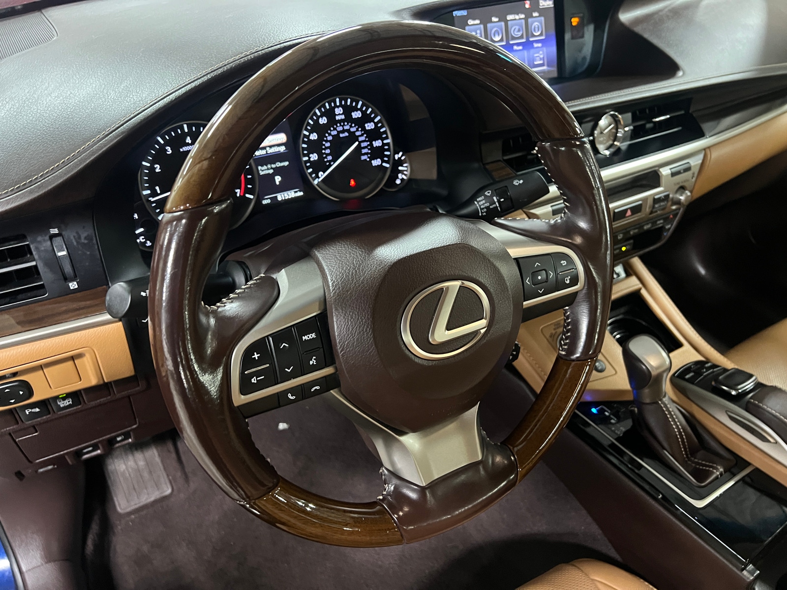 Thumbnail: 2016 Lexus ES - 4