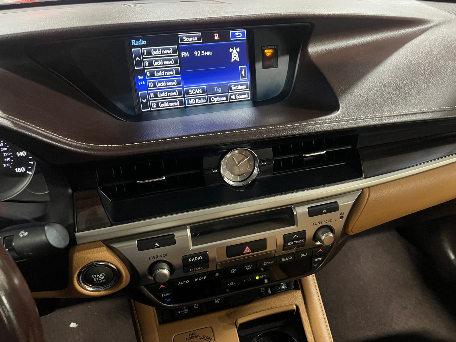 Thumbnail: 2016 Lexus ES - 3