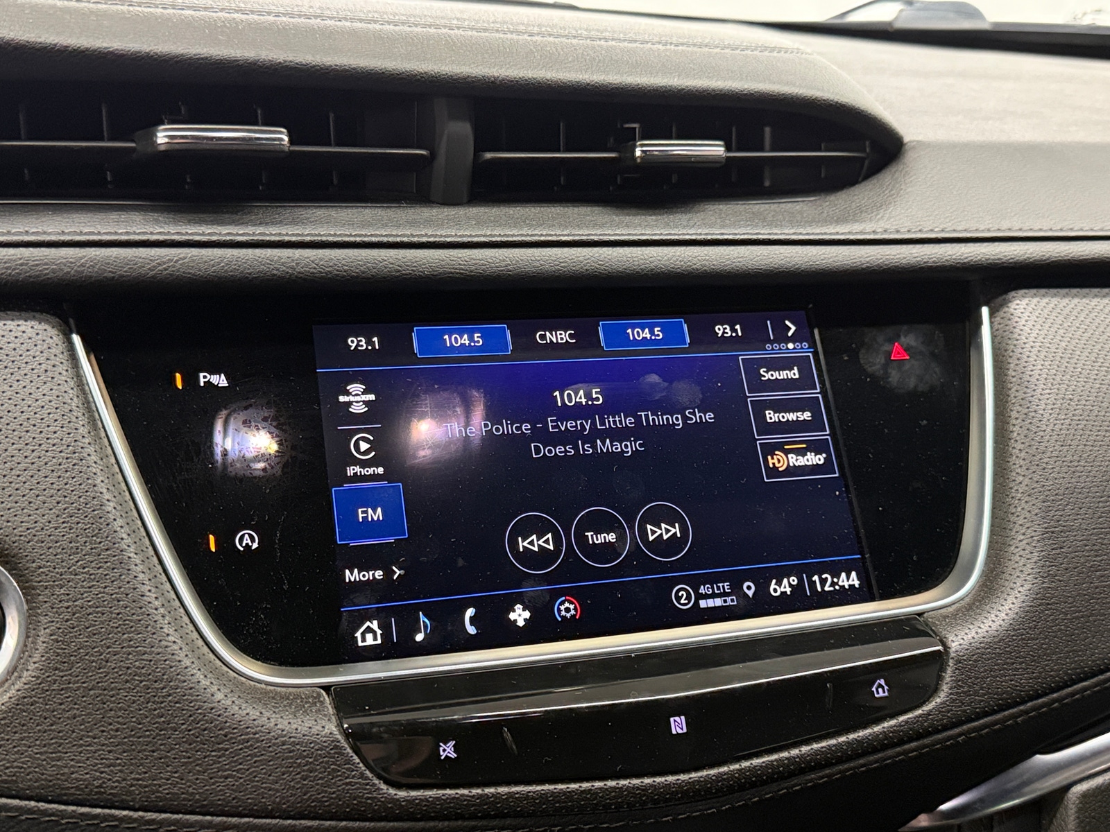 Thumbnail: 2021 Cadillac XT5 - 3