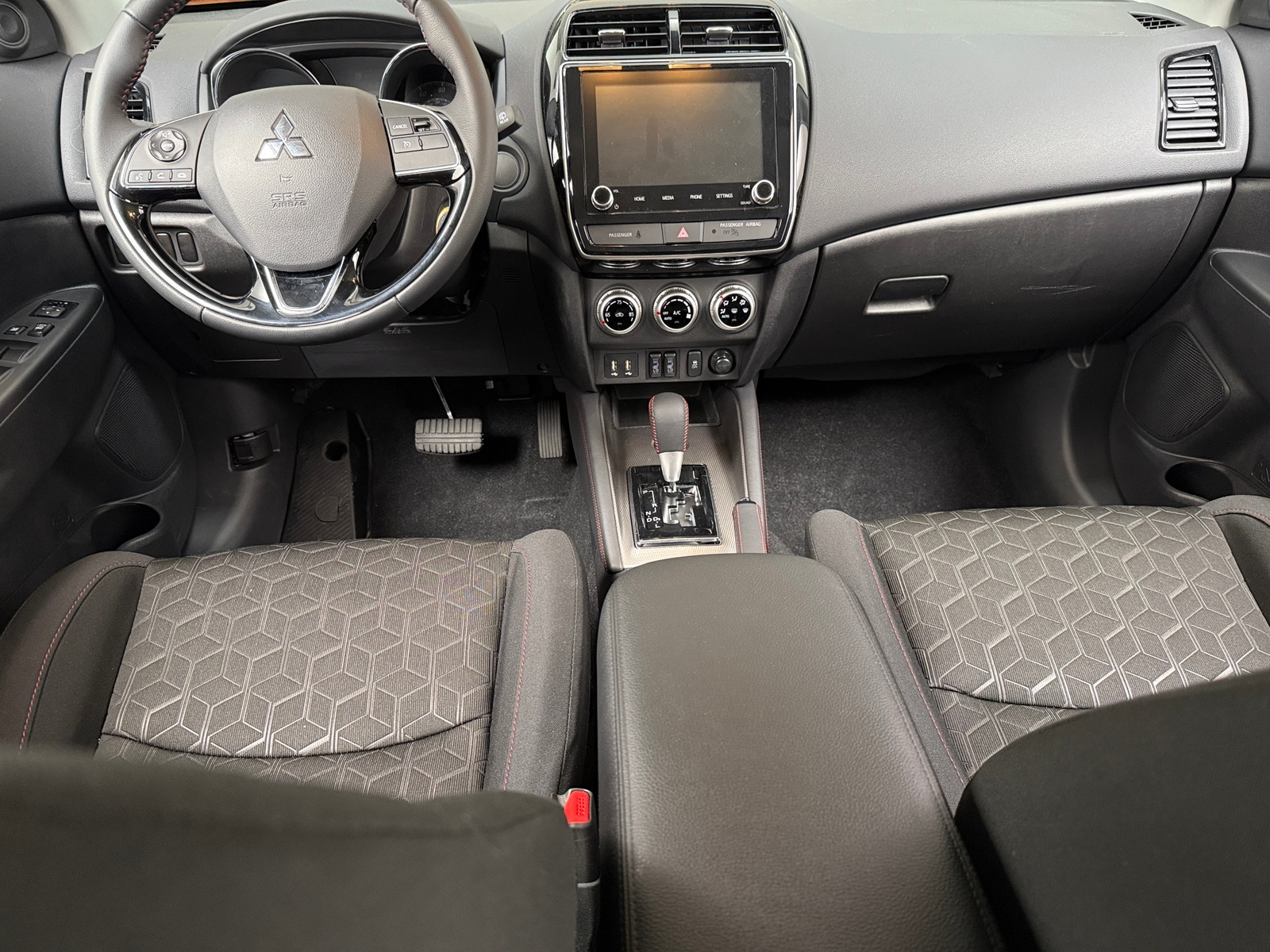 Thumbnail: 2024 Mitsubishi Outlander Sport - 3