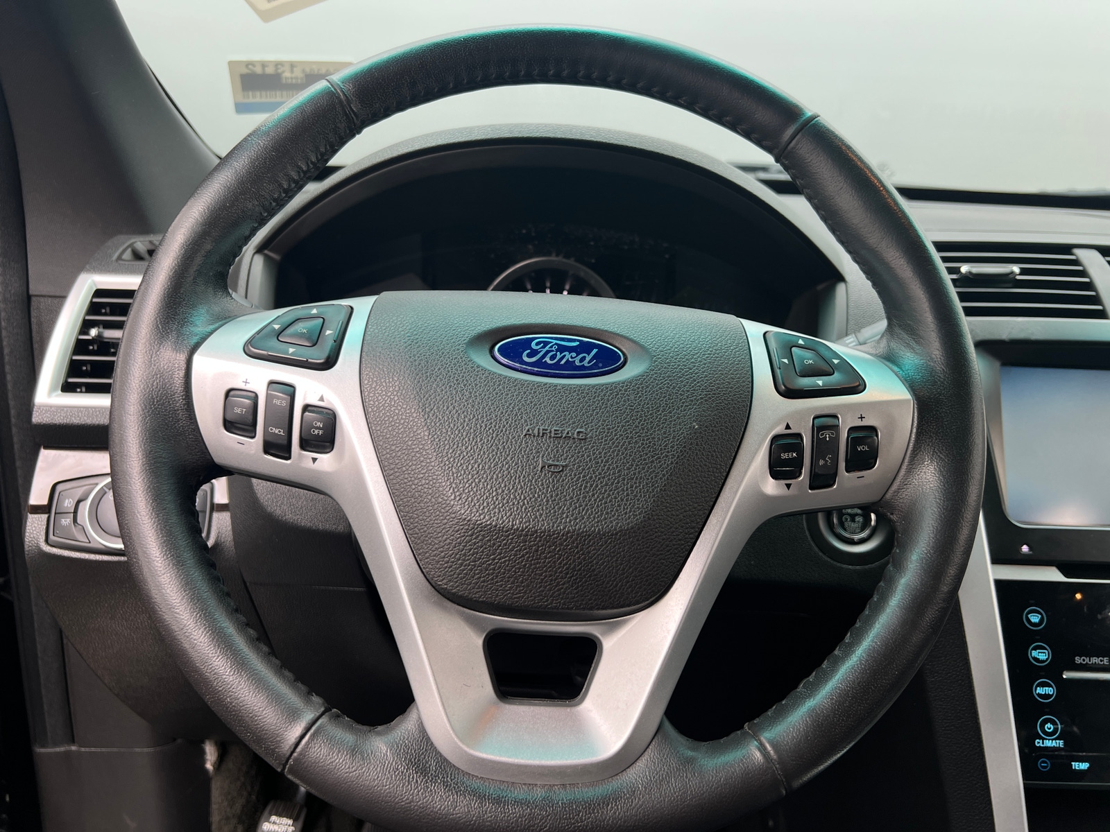 Thumbnail: 2015 Ford Explorer - 4