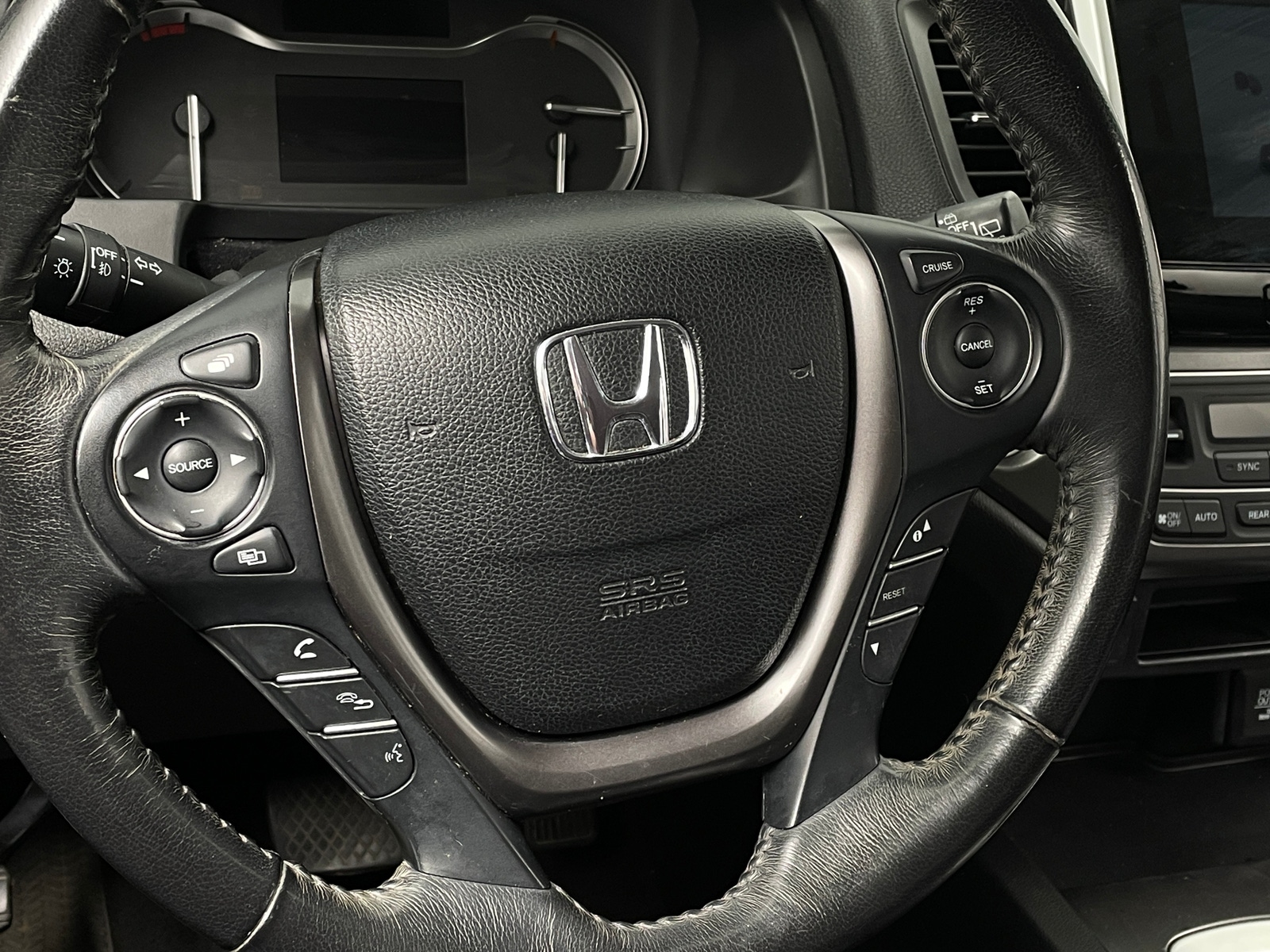 Thumbnail: 2017 Honda Pilot - 4