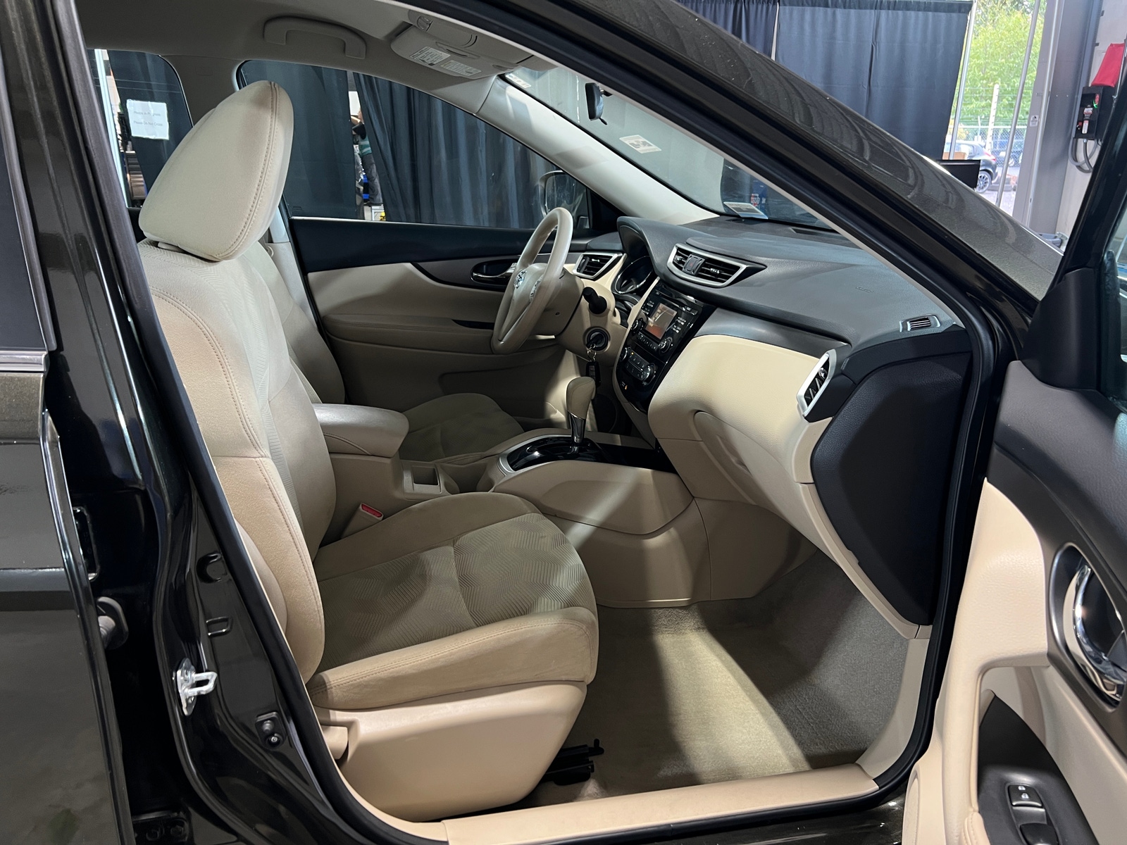 Thumbnail: 2015 Nissan Rogue - 2