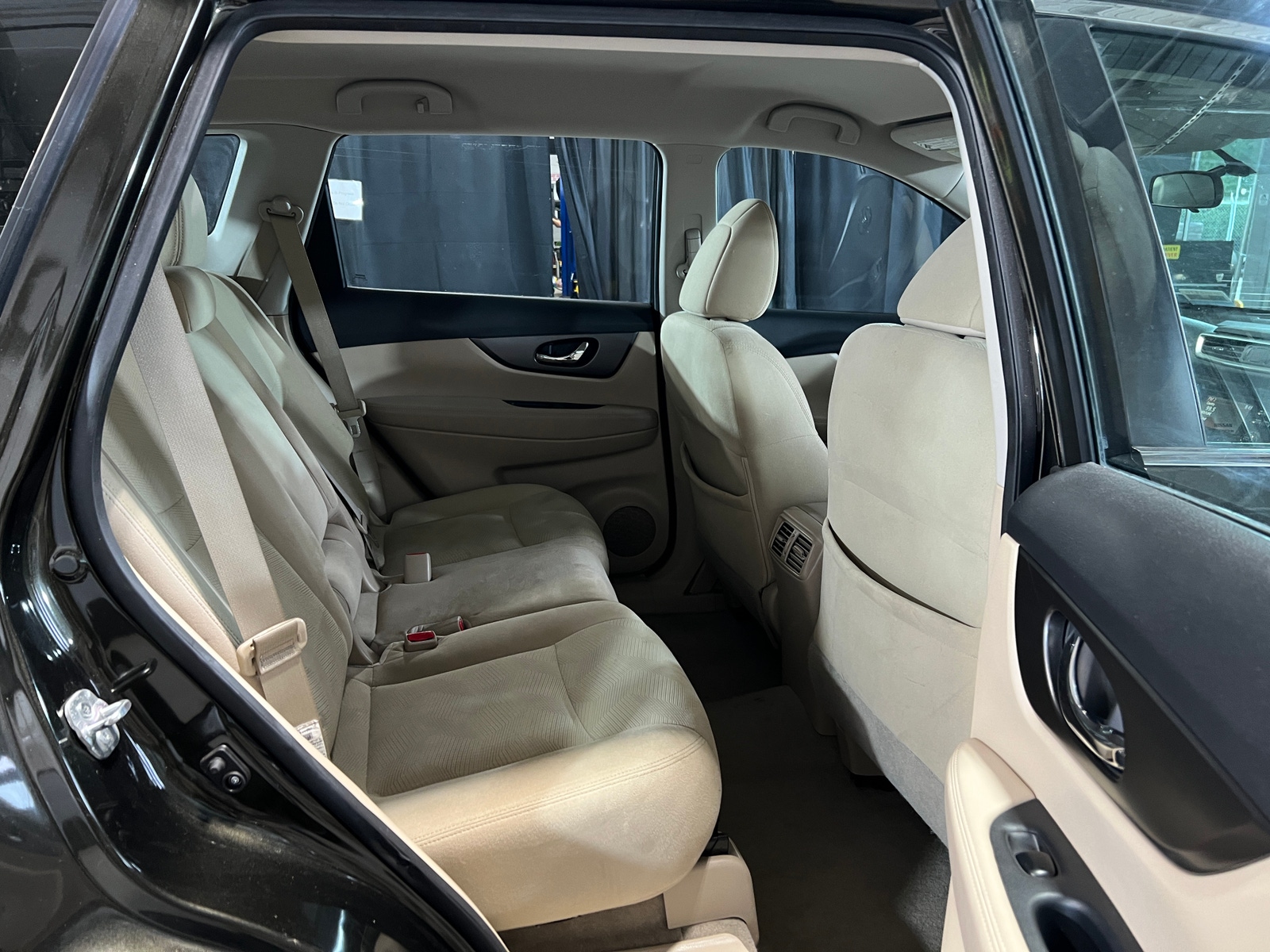 Thumbnail: 2015 Nissan Rogue - 6