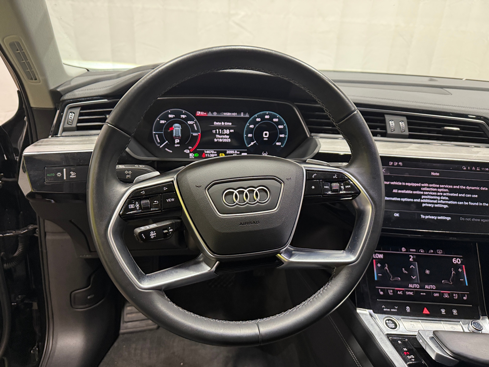 Thumbnail: 2024 Audi Q8 e-tron - 4