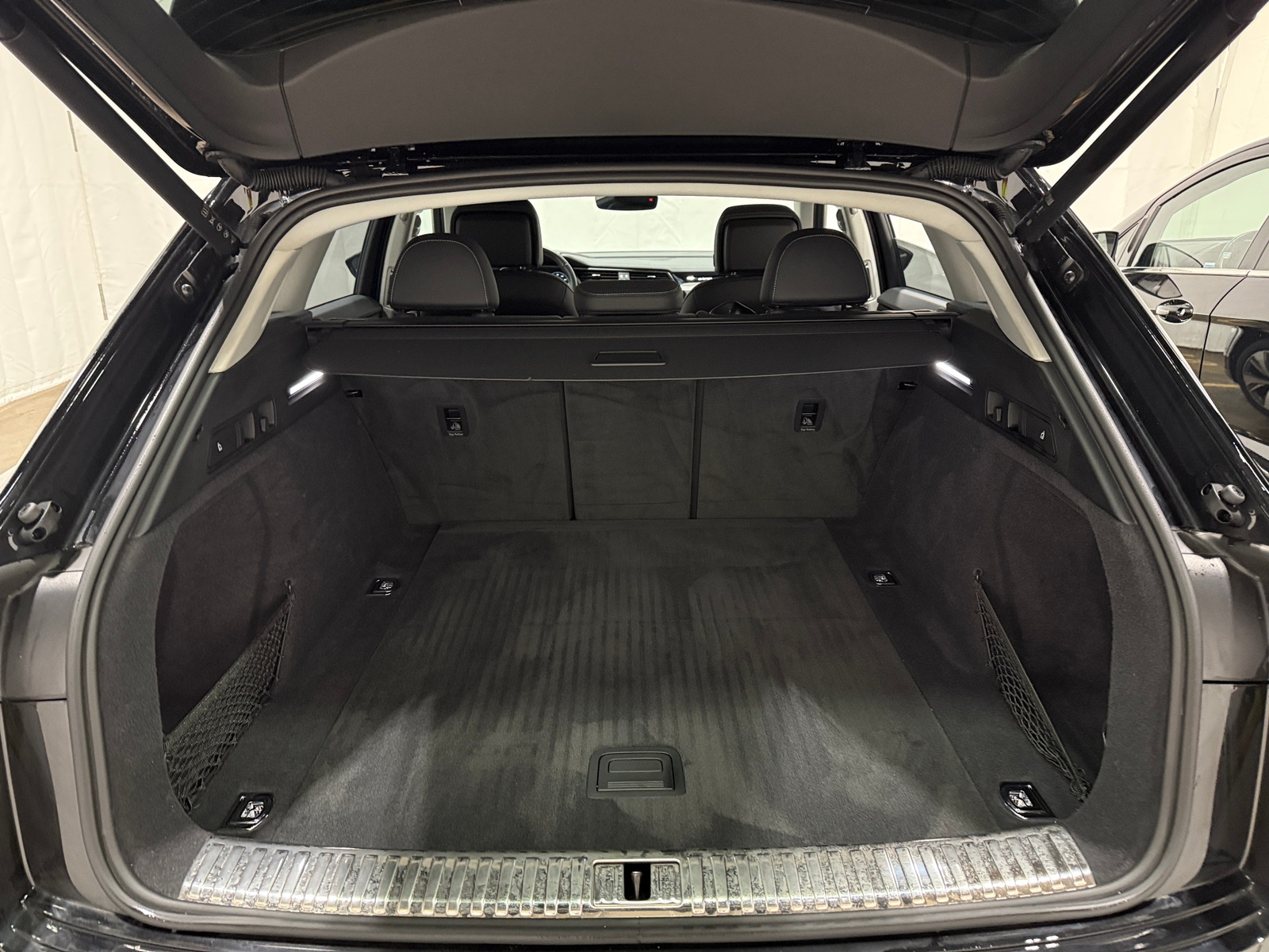 Thumbnail: 2024 Audi Q8 e-tron - 6