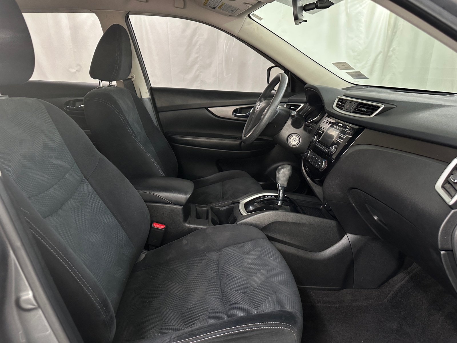 Thumbnail: 2016 Nissan Rogue - 2