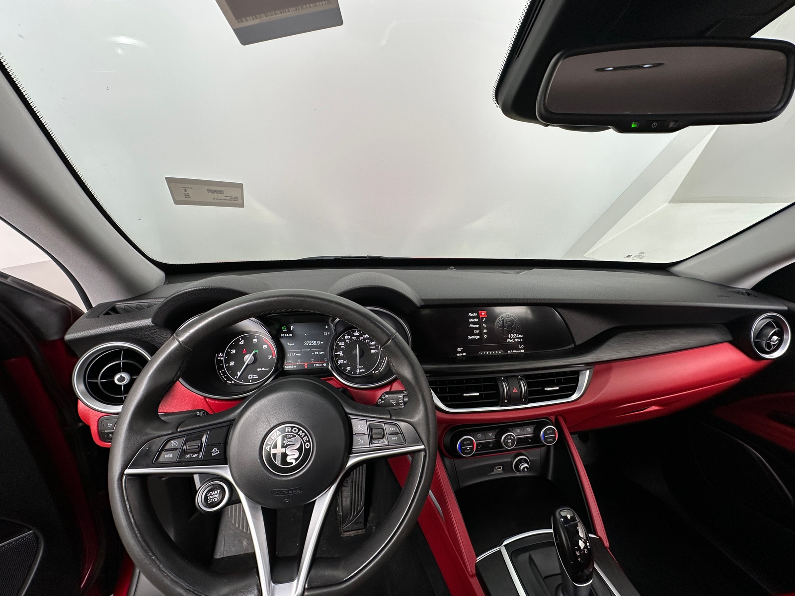 Thumbnail: 2018 Alfa Romeo Stelvio - 2