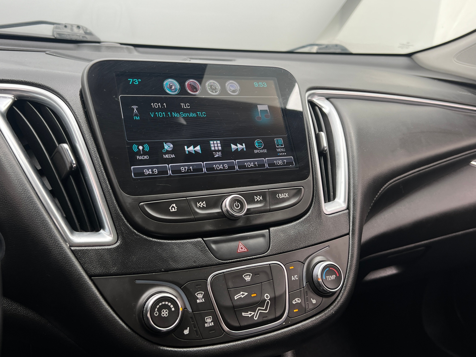 Thumbnail: 2016 Chevrolet Malibu - 3