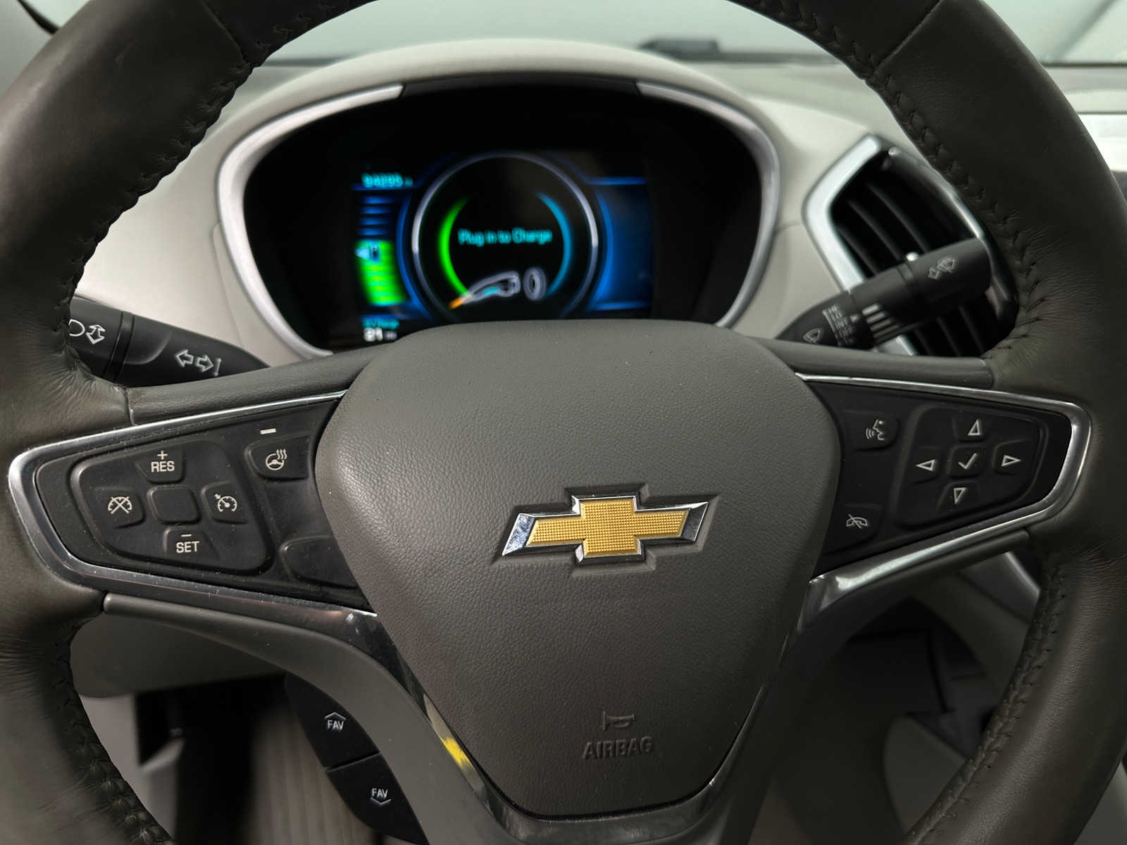 Thumbnail: 2017 Chevrolet Volt - 4
