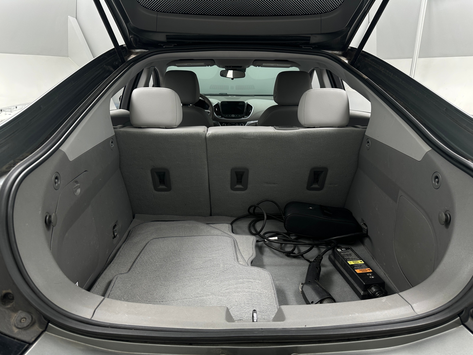 Thumbnail: 2017 Chevrolet Volt - 6