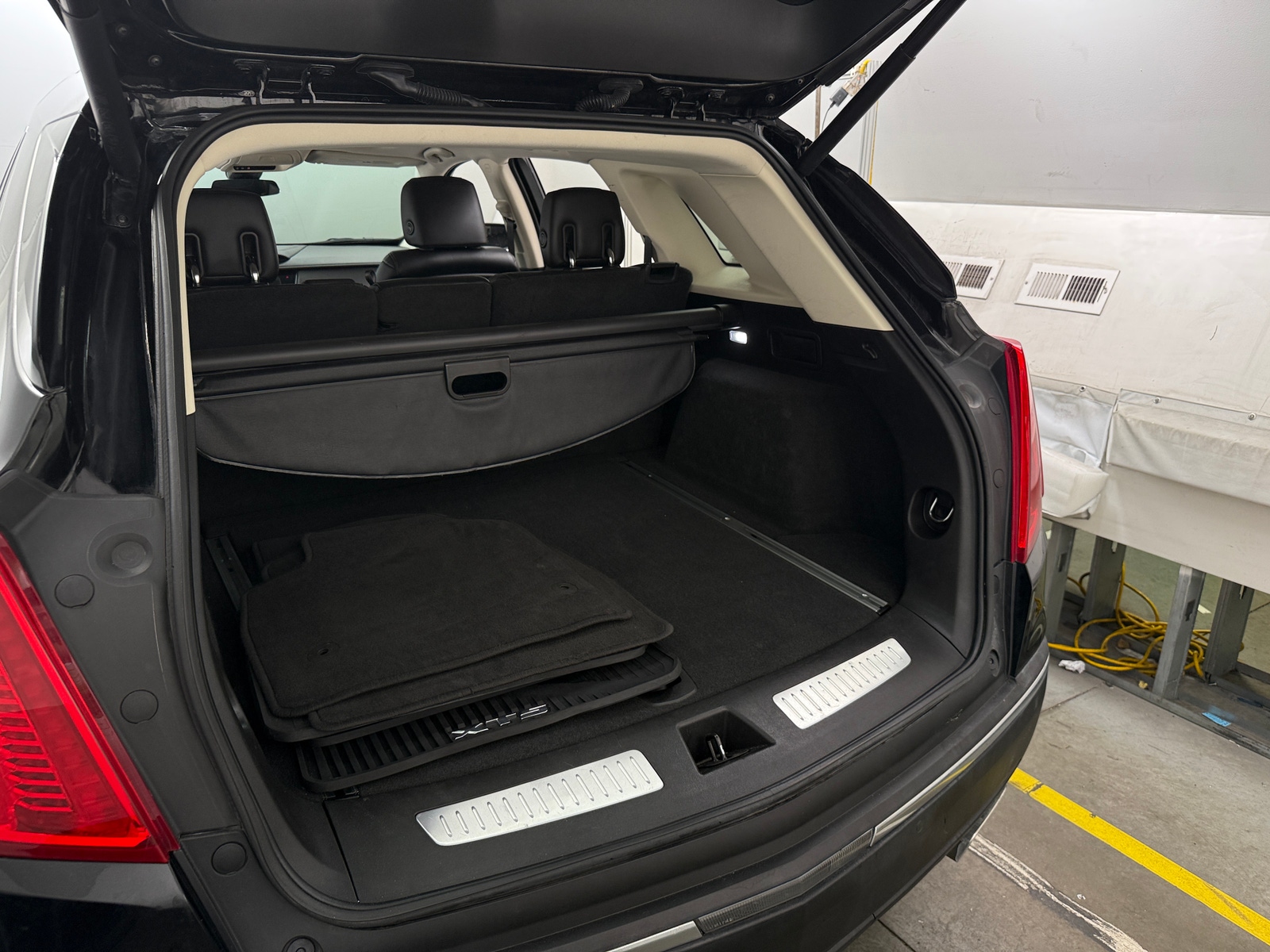 Thumbnail: 2019 Cadillac XT5 - 6