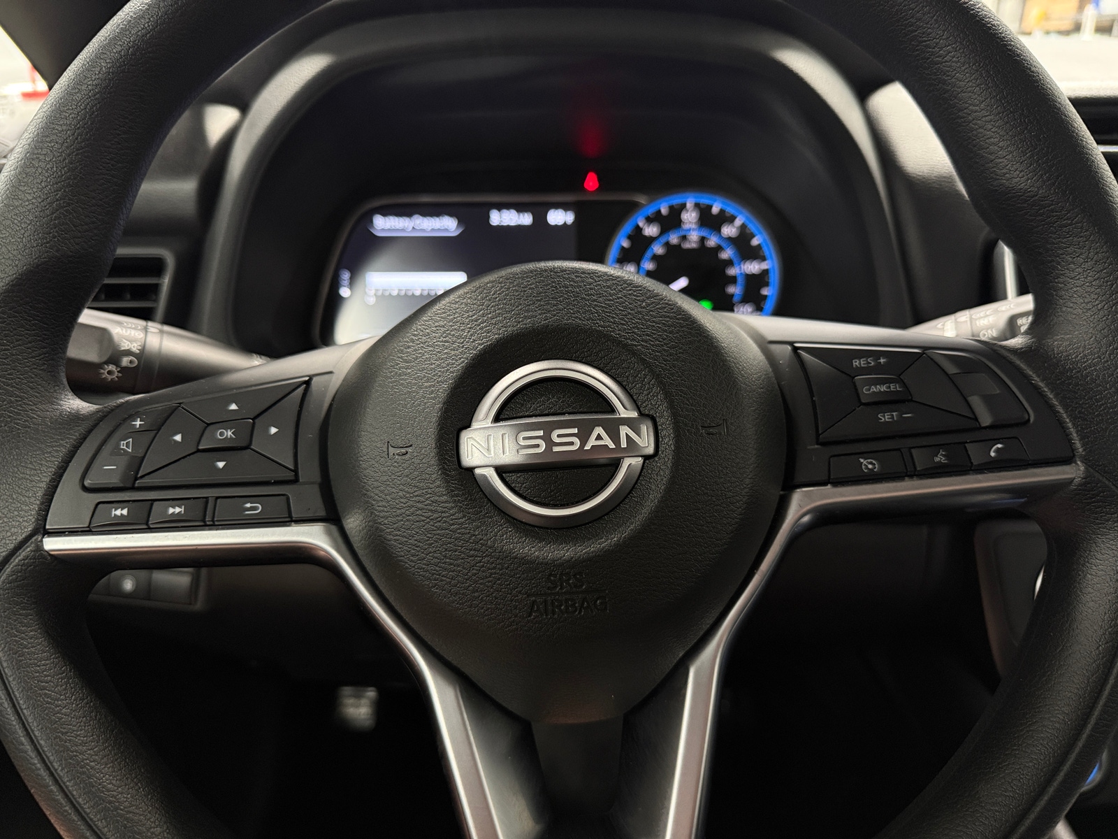 Thumbnail: 2025 Nissan Leaf - 5