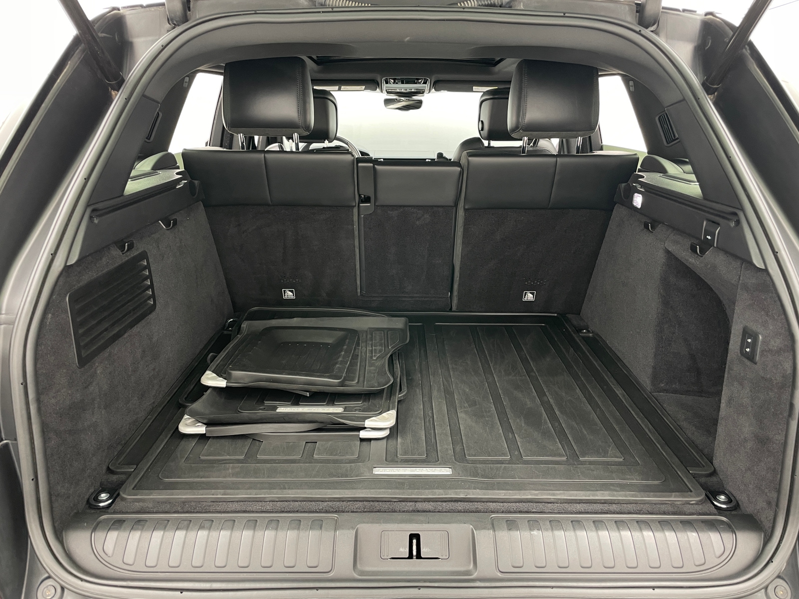 Thumbnail: 2020 Land Rover Range Rover Sport - 6