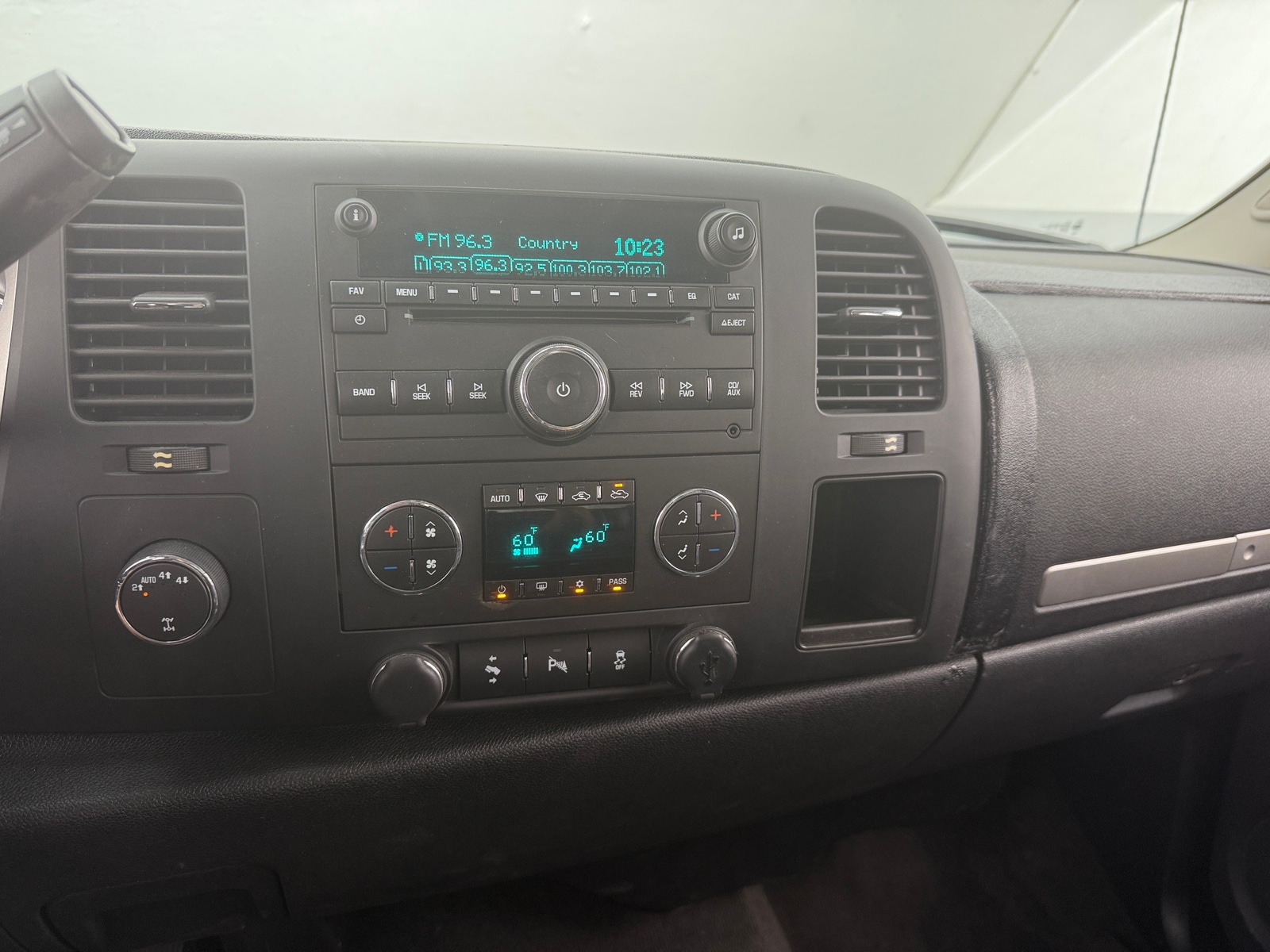 Thumbnail: 2013 Chevrolet Silverado 1500 - 4