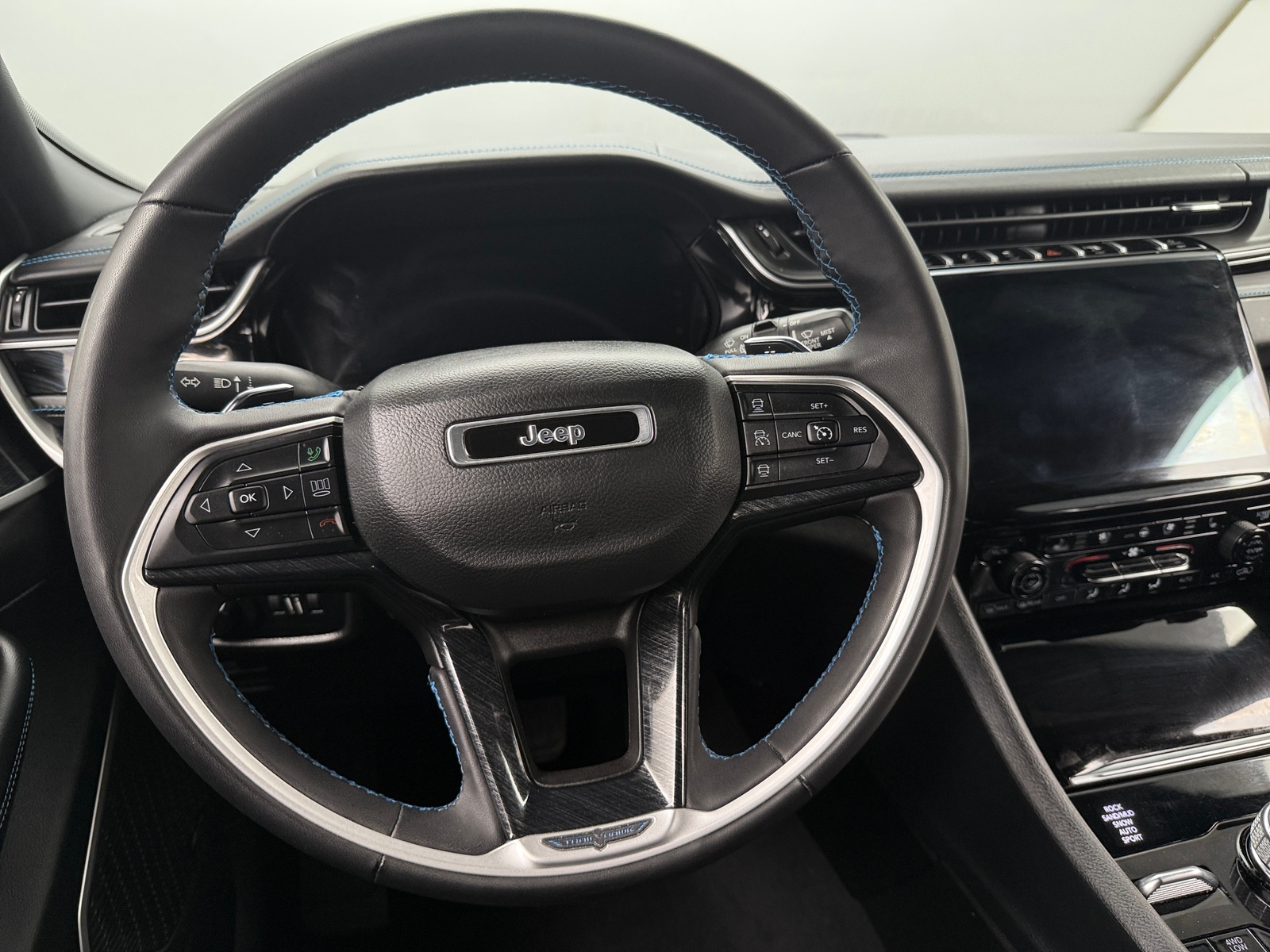Thumbnail: 2022 Jeep Grand Cherokee - 4
