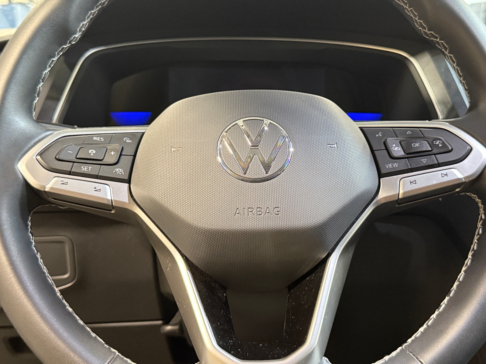 Thumbnail: 2023 Volkswagen Tiguan - 5