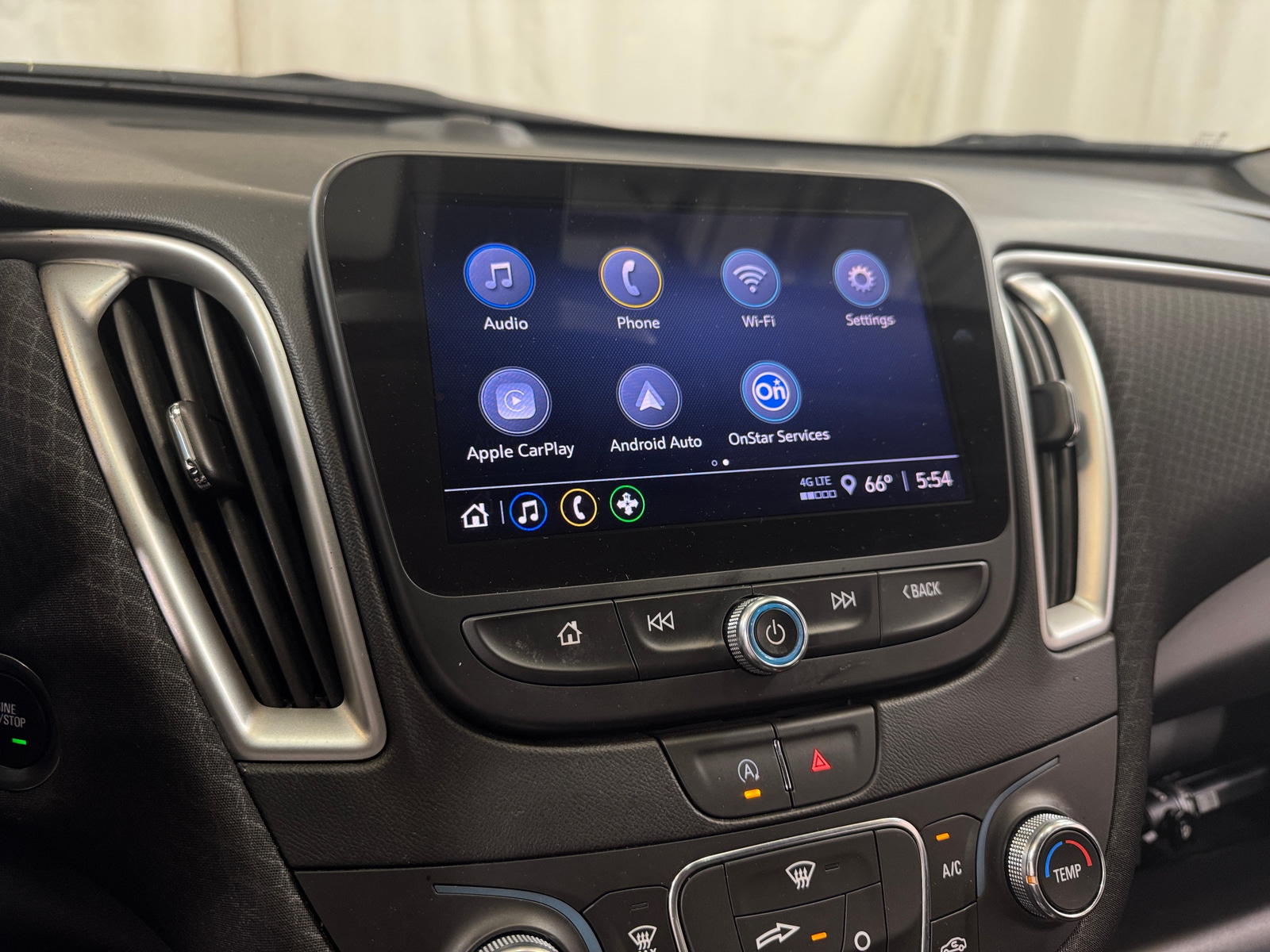 Thumbnail: 2022 Chevrolet Malibu - 4