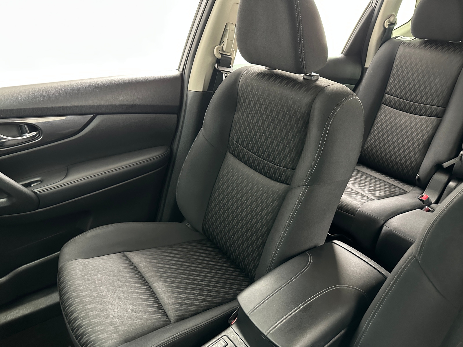 Thumbnail: 2017 Nissan Rogue - 2