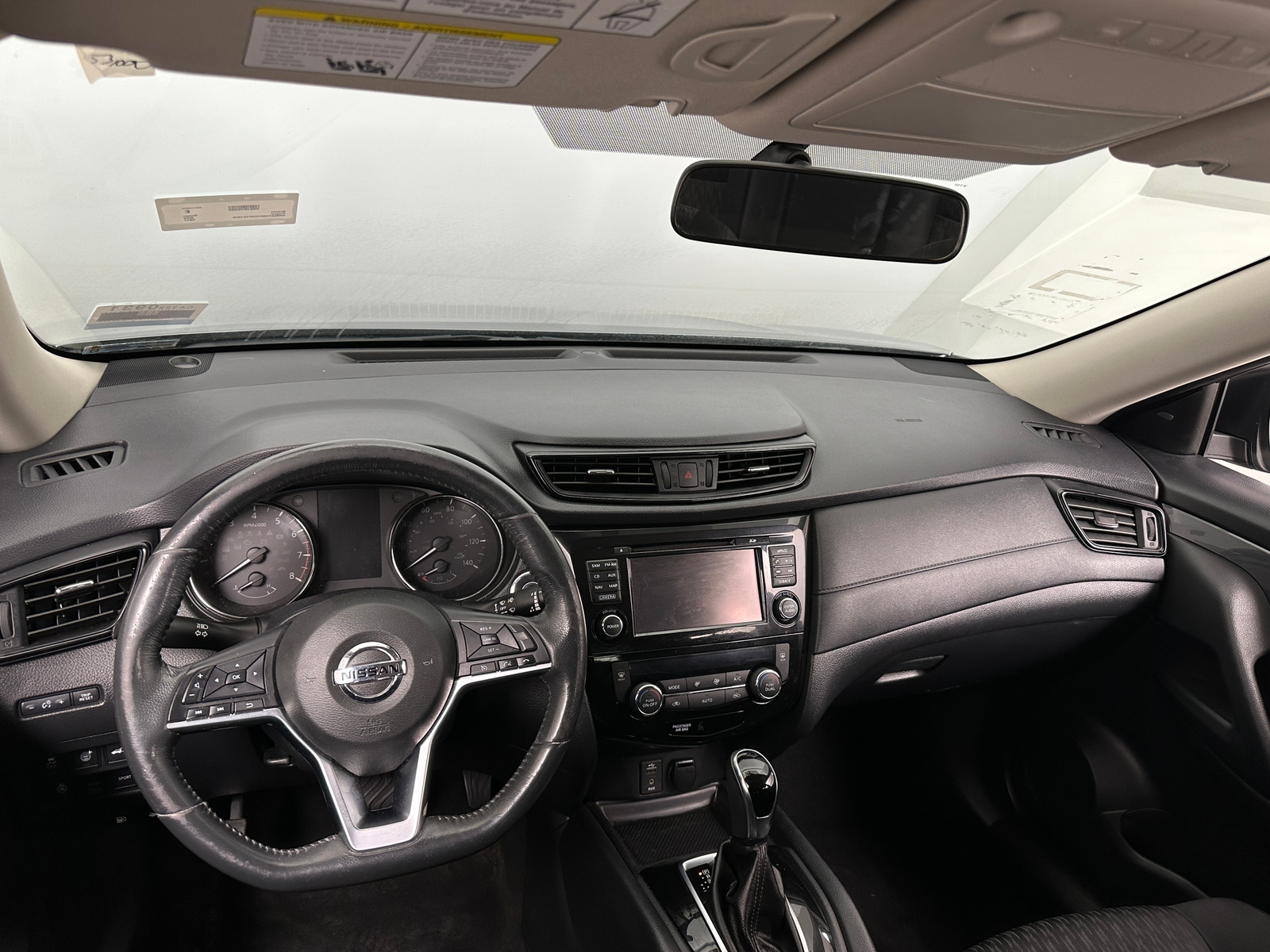 Thumbnail: 2017 Nissan Rogue - 3