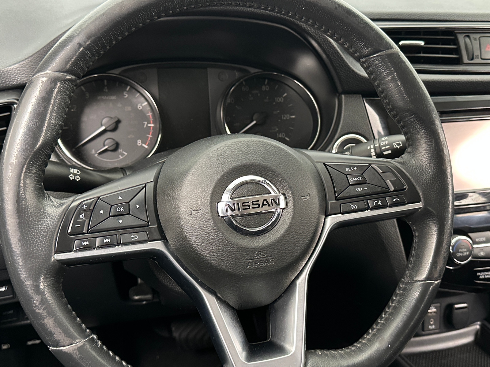 Thumbnail: 2017 Nissan Rogue - 5