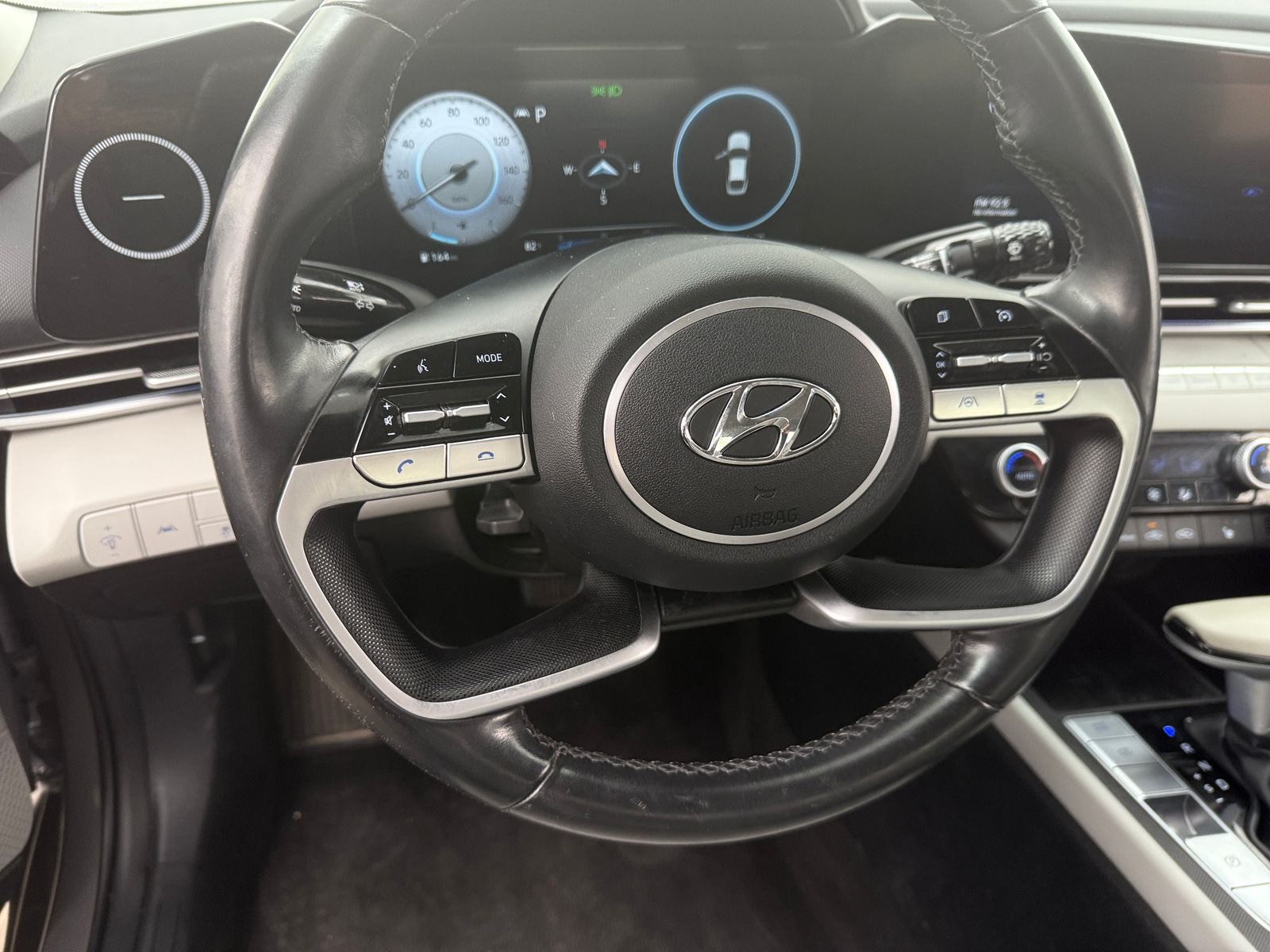 Thumbnail: 2022 Hyundai Elantra - 4