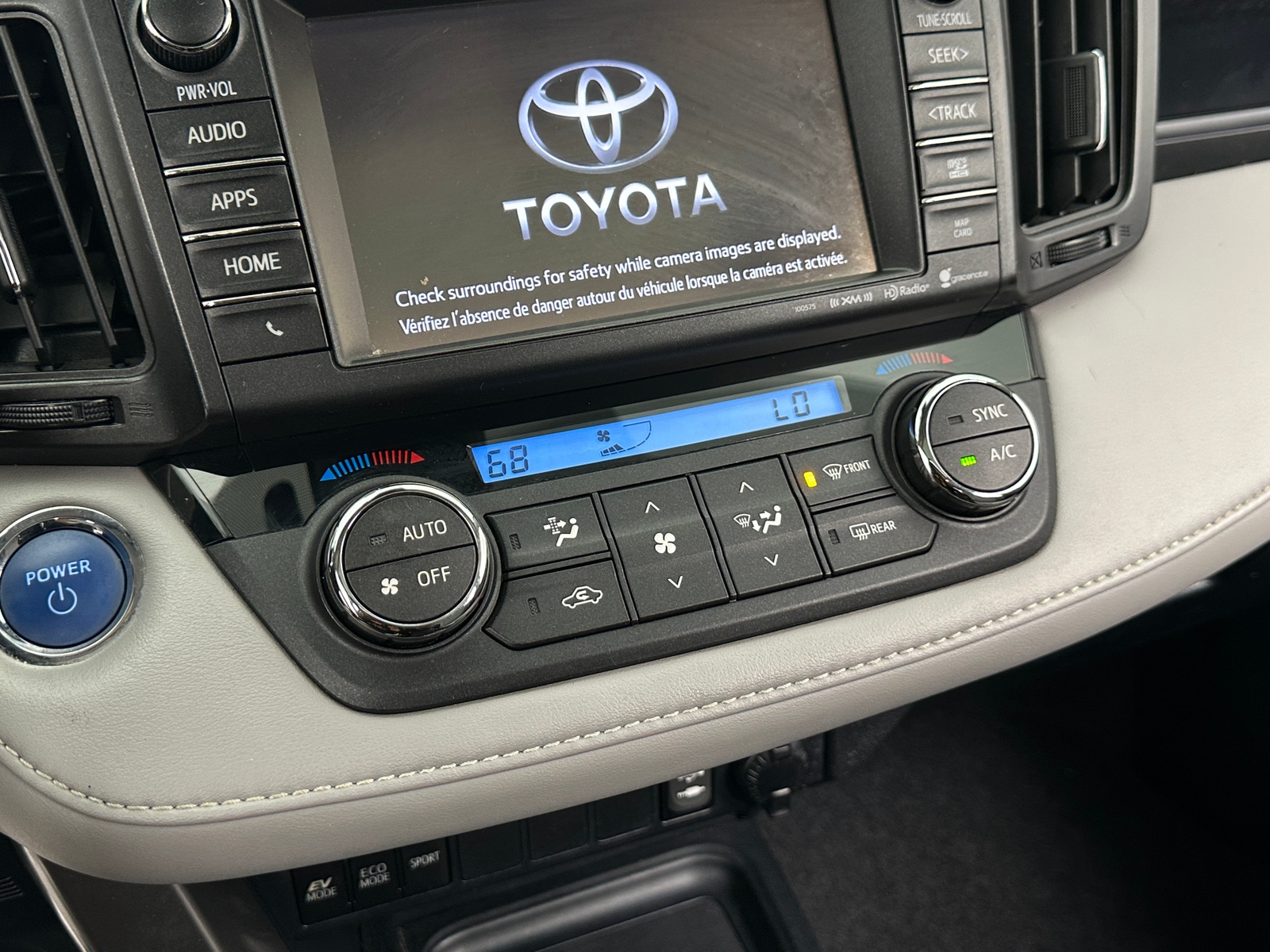 Thumbnail: 2018 Toyota RAV4 - 4