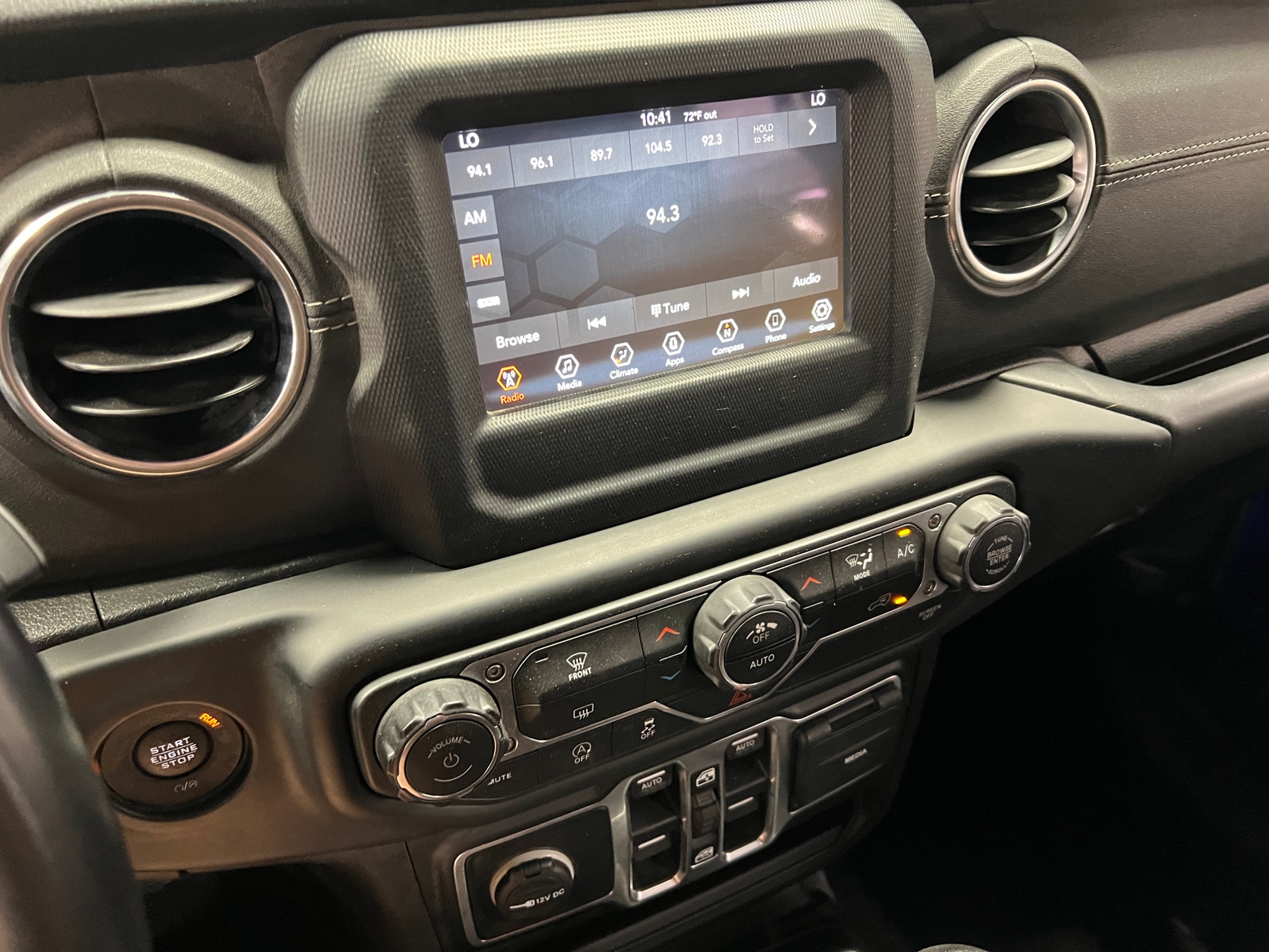 Thumbnail: 2019 Jeep Wrangler - 3