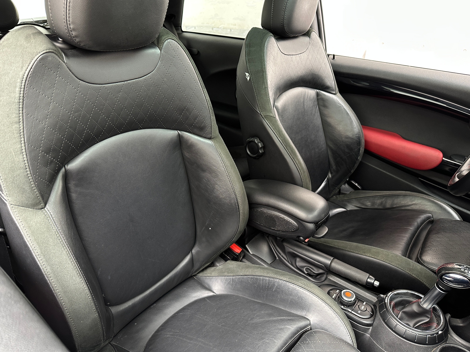 Thumbnail: 2015 MINI Cooper Hardtop - 2