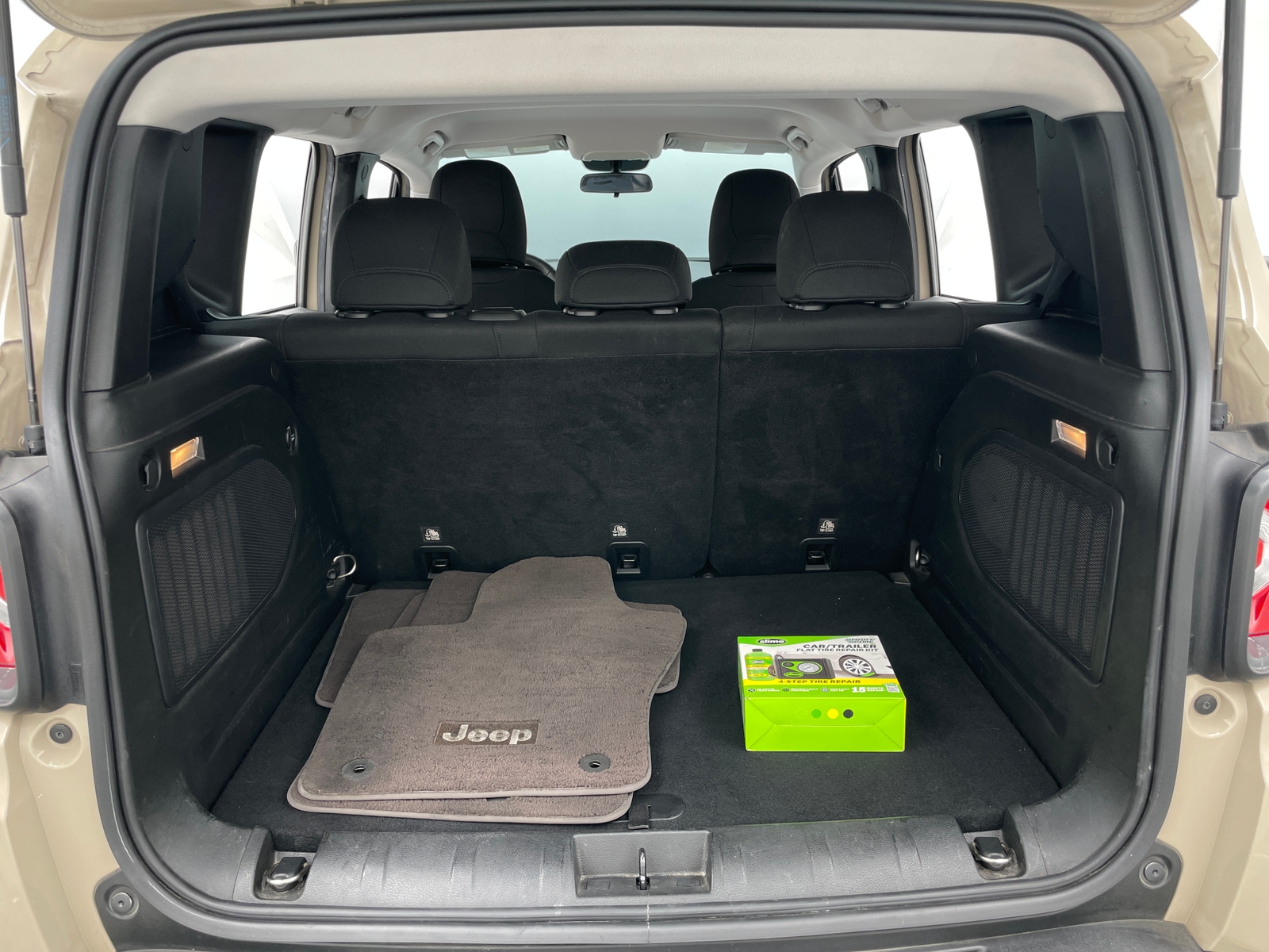 Thumbnail: 2015 Jeep Renegade - 7