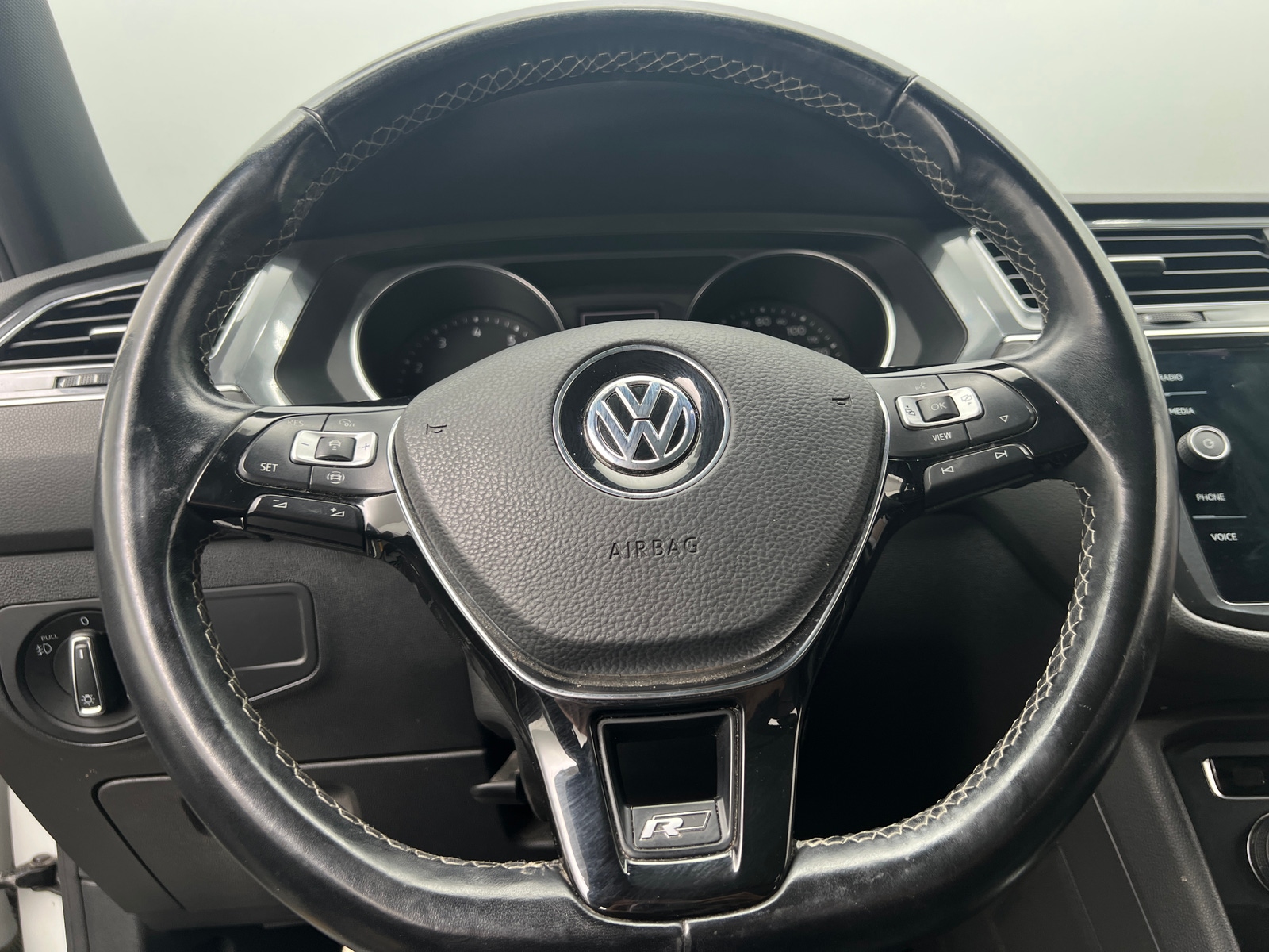 Thumbnail: 2021 Volkswagen Tiguan - 5