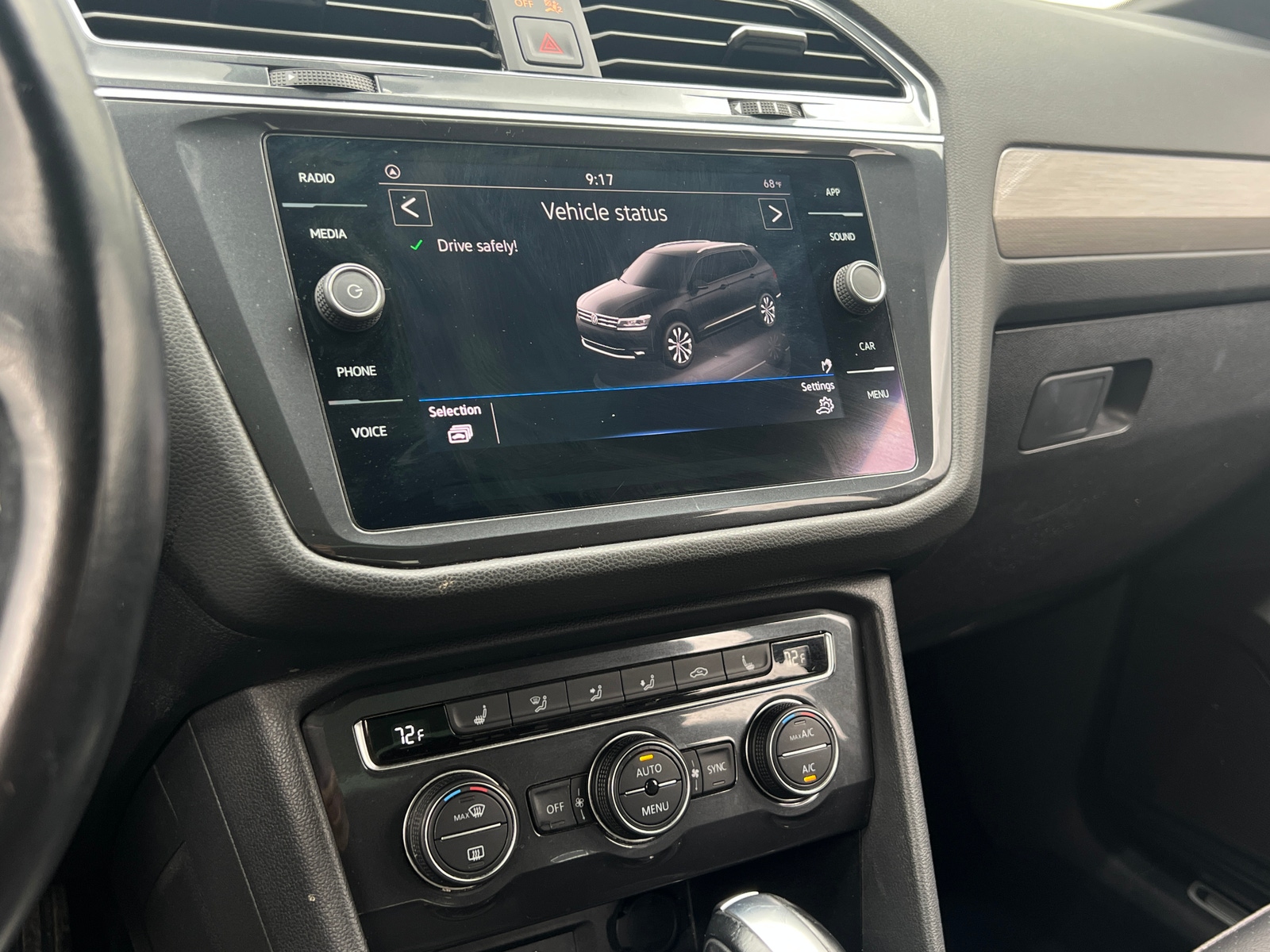Thumbnail: 2021 Volkswagen Tiguan - 4