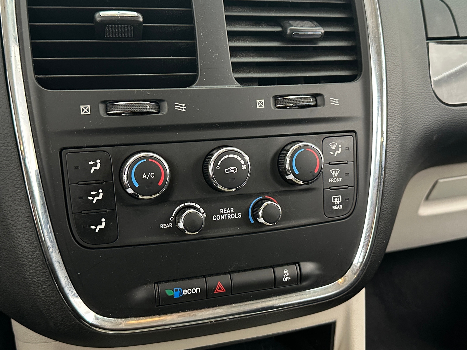 Thumbnail: 2014 Dodge Grand Caravan - 4