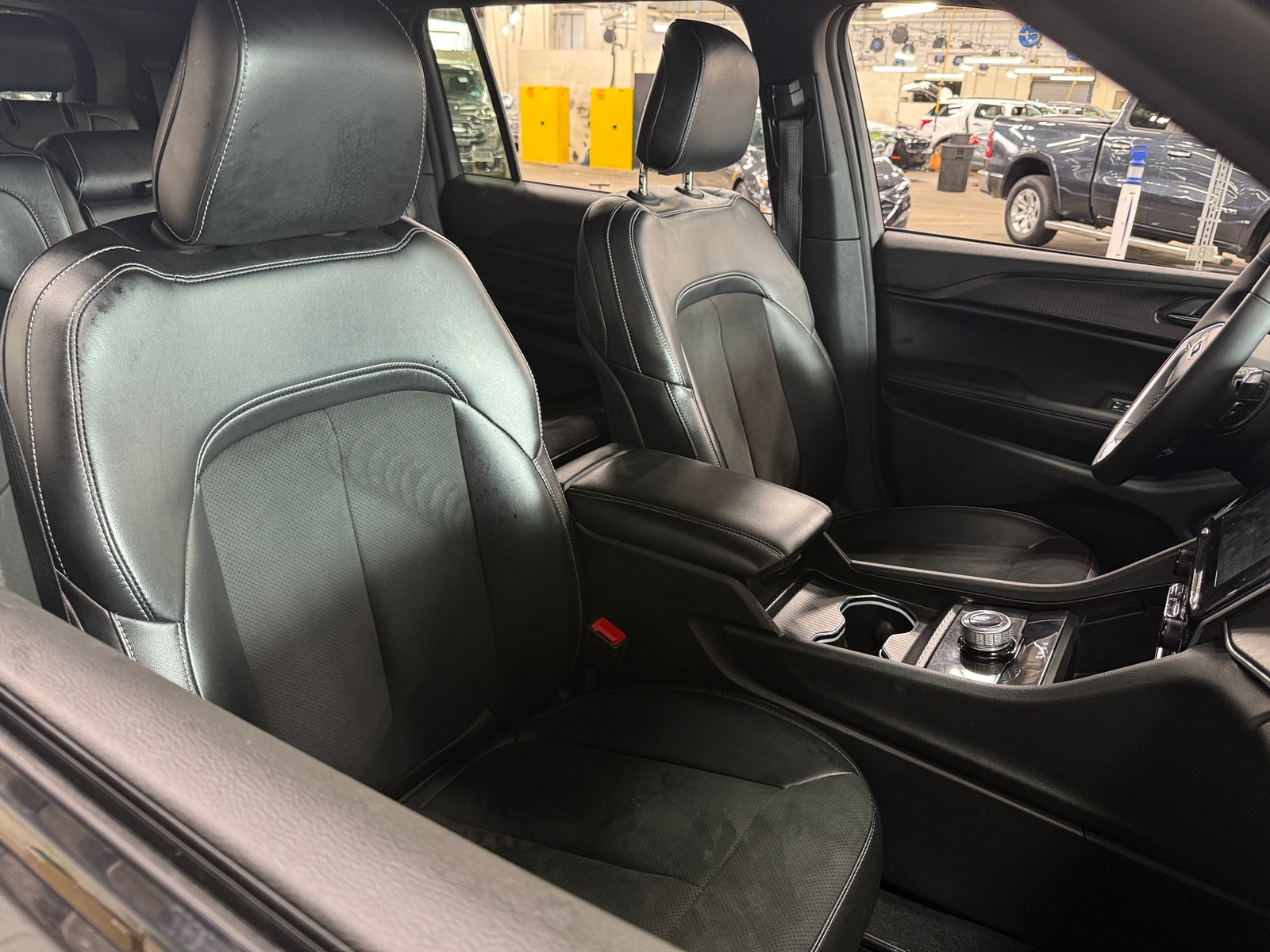 Thumbnail: 2024 Jeep Grand Cherokee L - 2