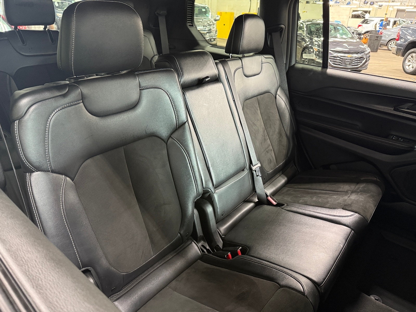 Thumbnail: 2024 Jeep Grand Cherokee L - 6