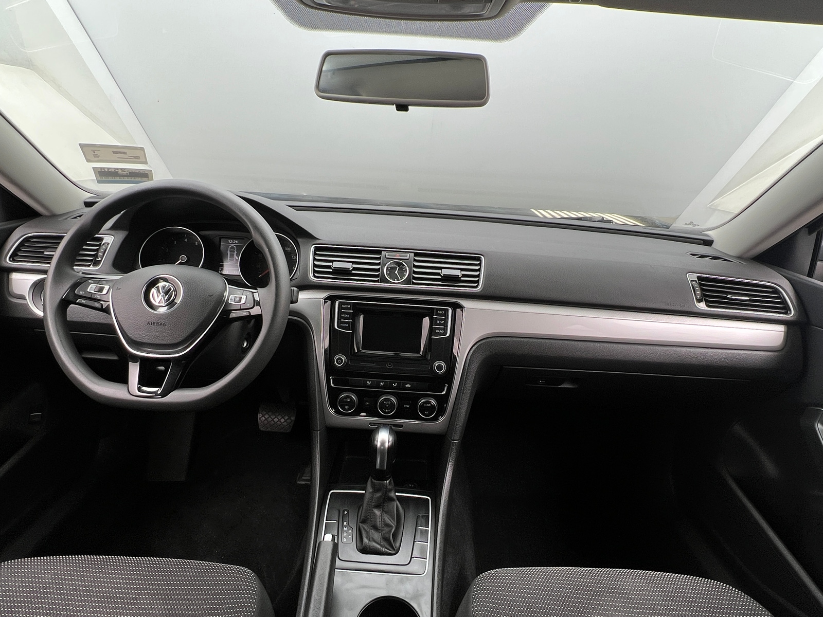Thumbnail: 2016 Volkswagen Passat - 3