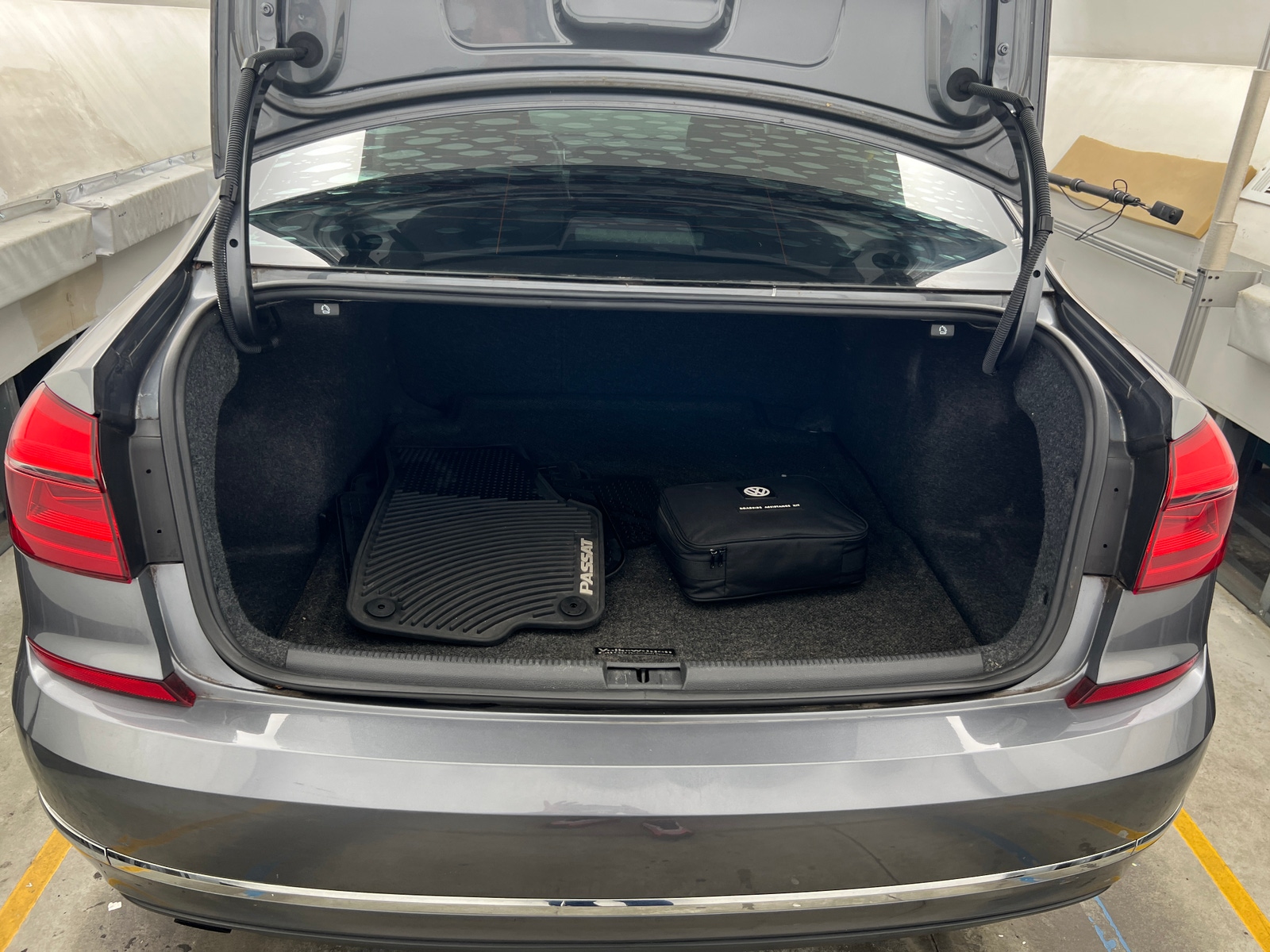 Thumbnail: 2016 Volkswagen Passat - 7