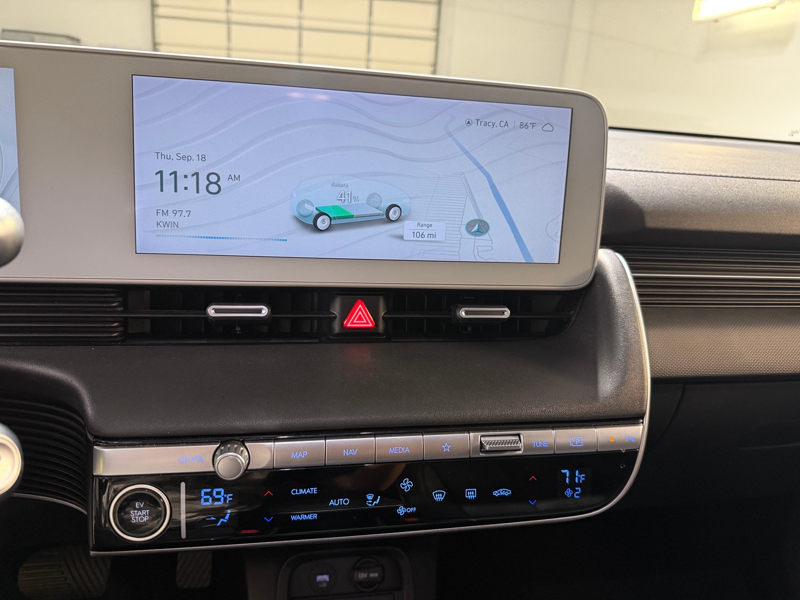 Thumbnail: 2023 Hyundai Ioniq 5 - 3