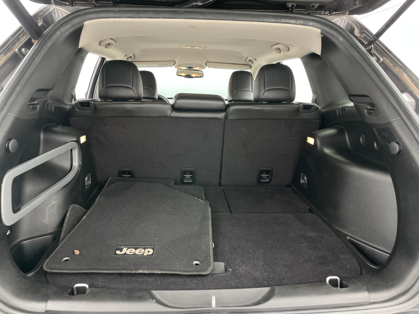 Thumbnail: 2015 Jeep Cherokee - 6