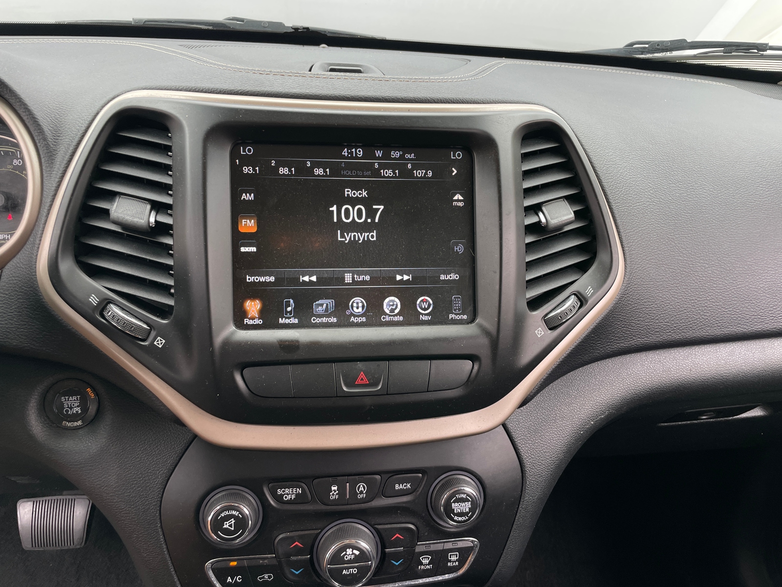 Thumbnail: 2015 Jeep Cherokee - 3