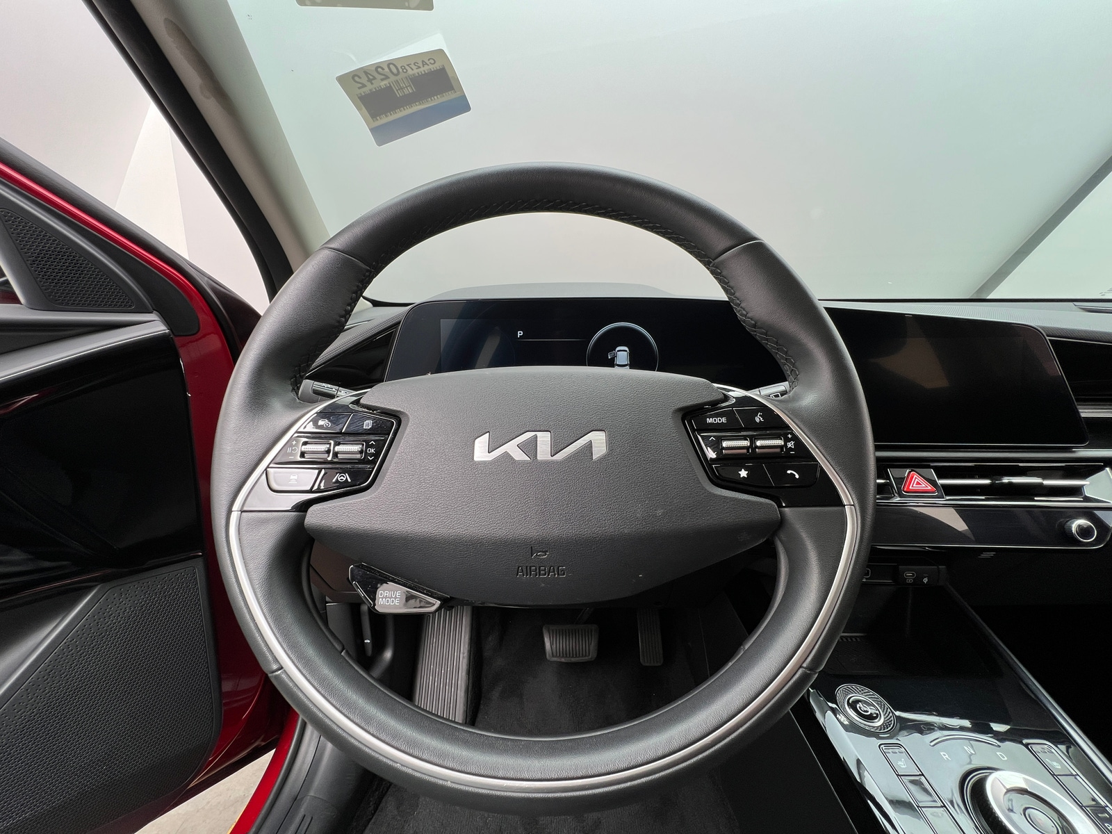Thumbnail: 2023 Kia Niro - 4