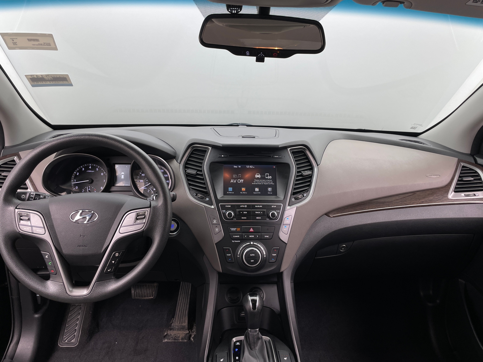 Thumbnail: 2018 Hyundai Santa Fe - 3