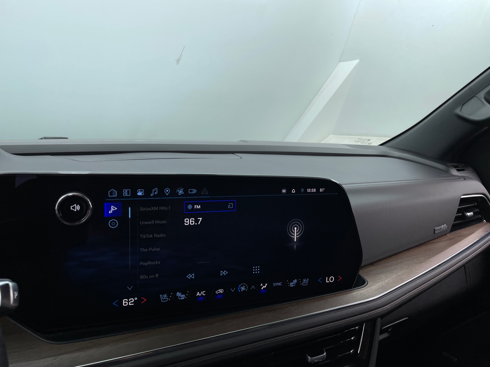 Thumbnail: 2025 Chevrolet Suburban - 3