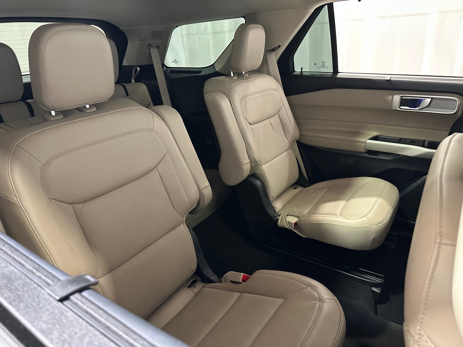 Thumbnail: 2022 Ford Explorer - 5
