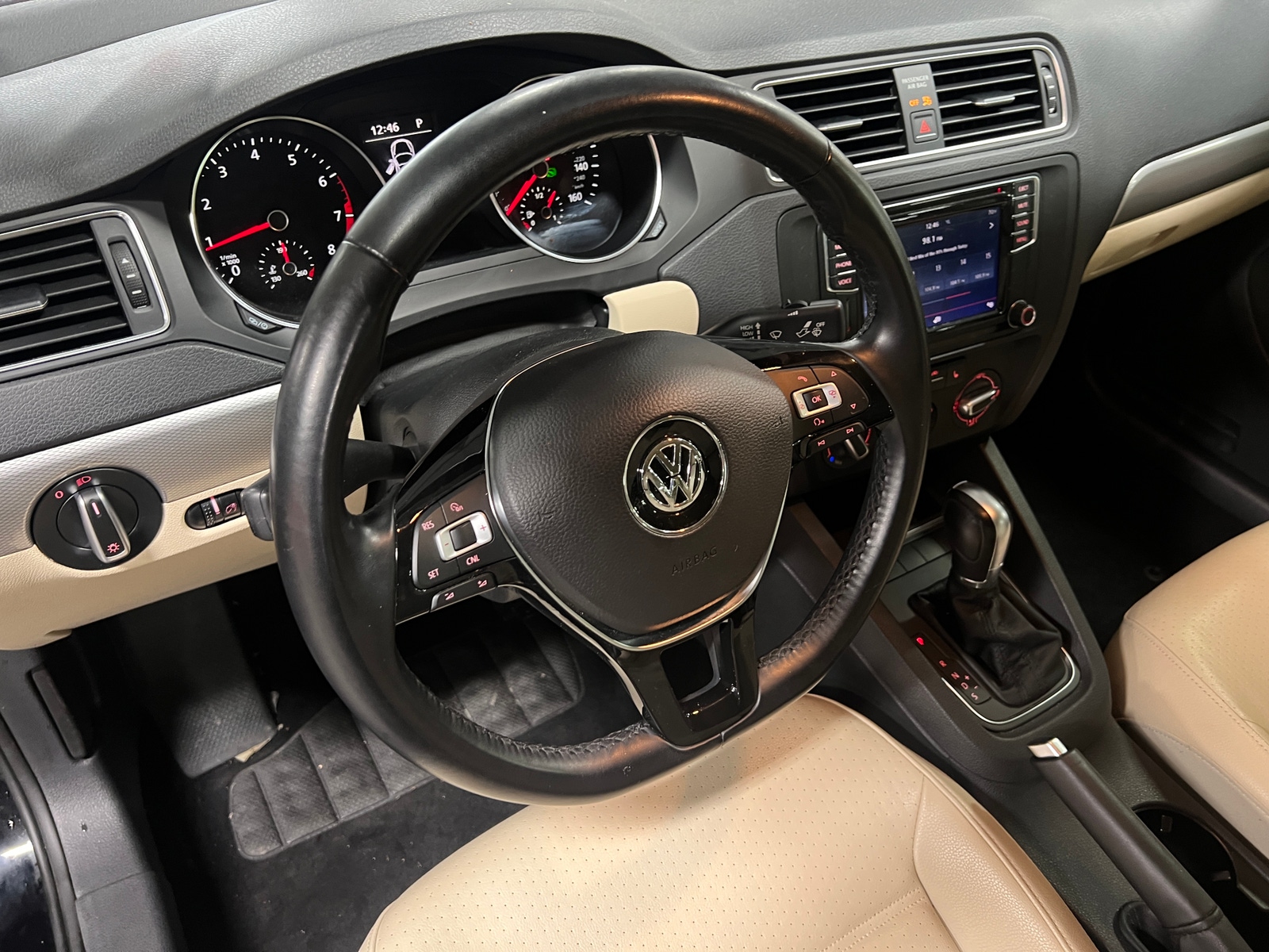 Thumbnail: 2017 Volkswagen Jetta - 4