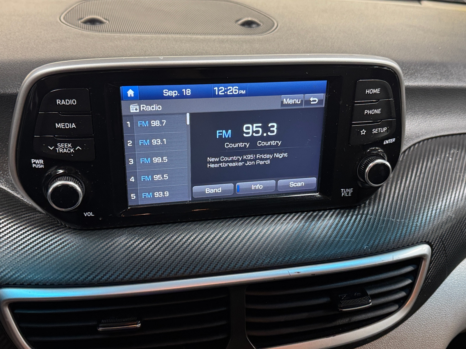 Thumbnail: 2019 Hyundai Tucson - 4