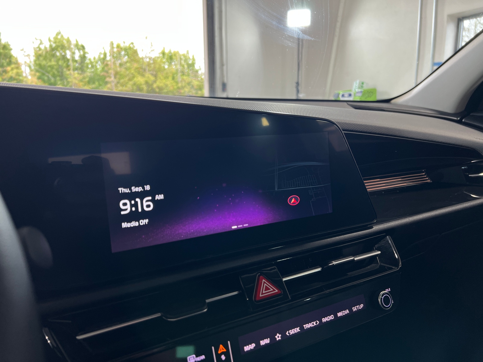 Thumbnail: 2023 Kia Niro - 4