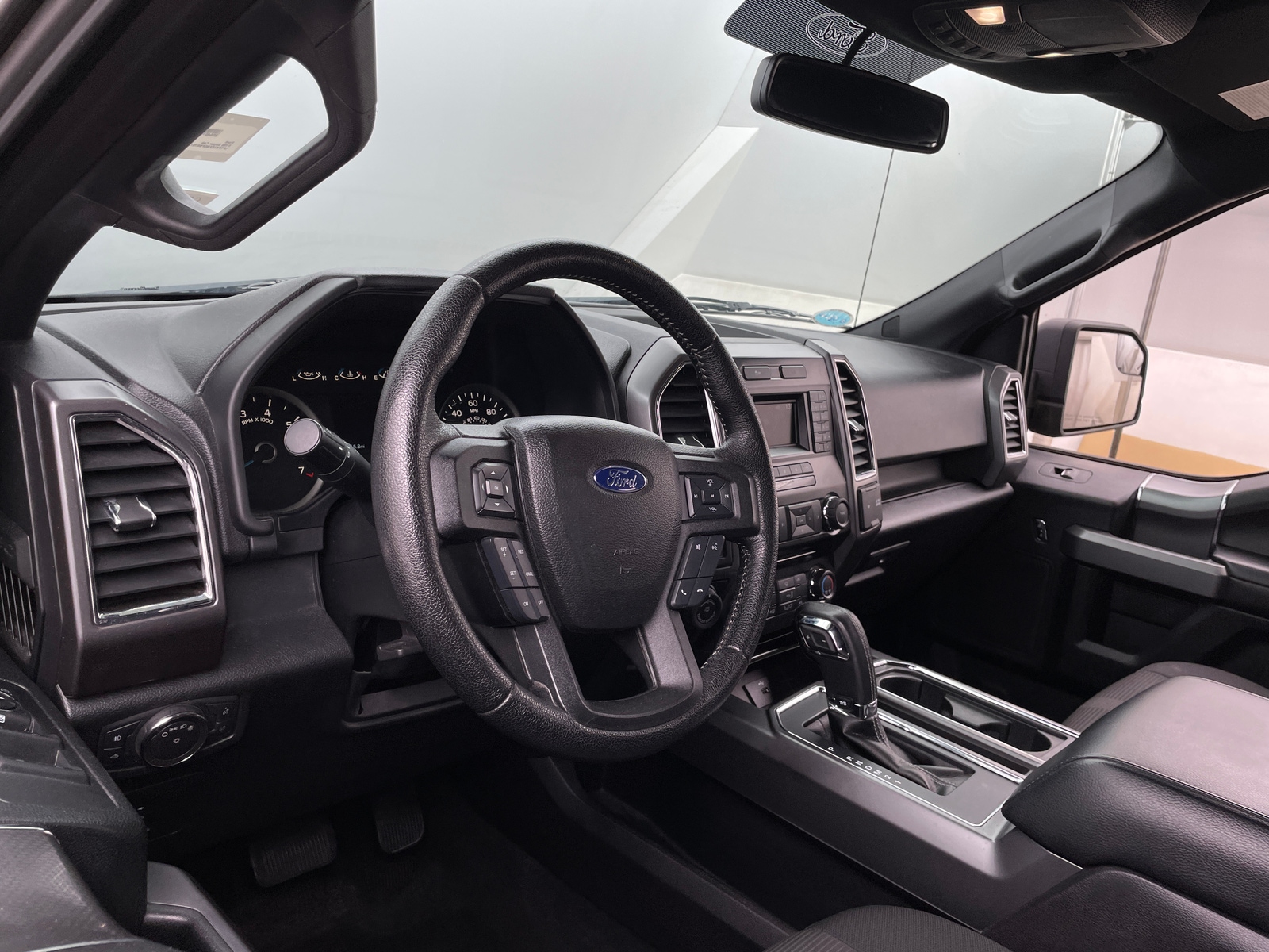 Thumbnail: 2016 Ford Econoline - 3