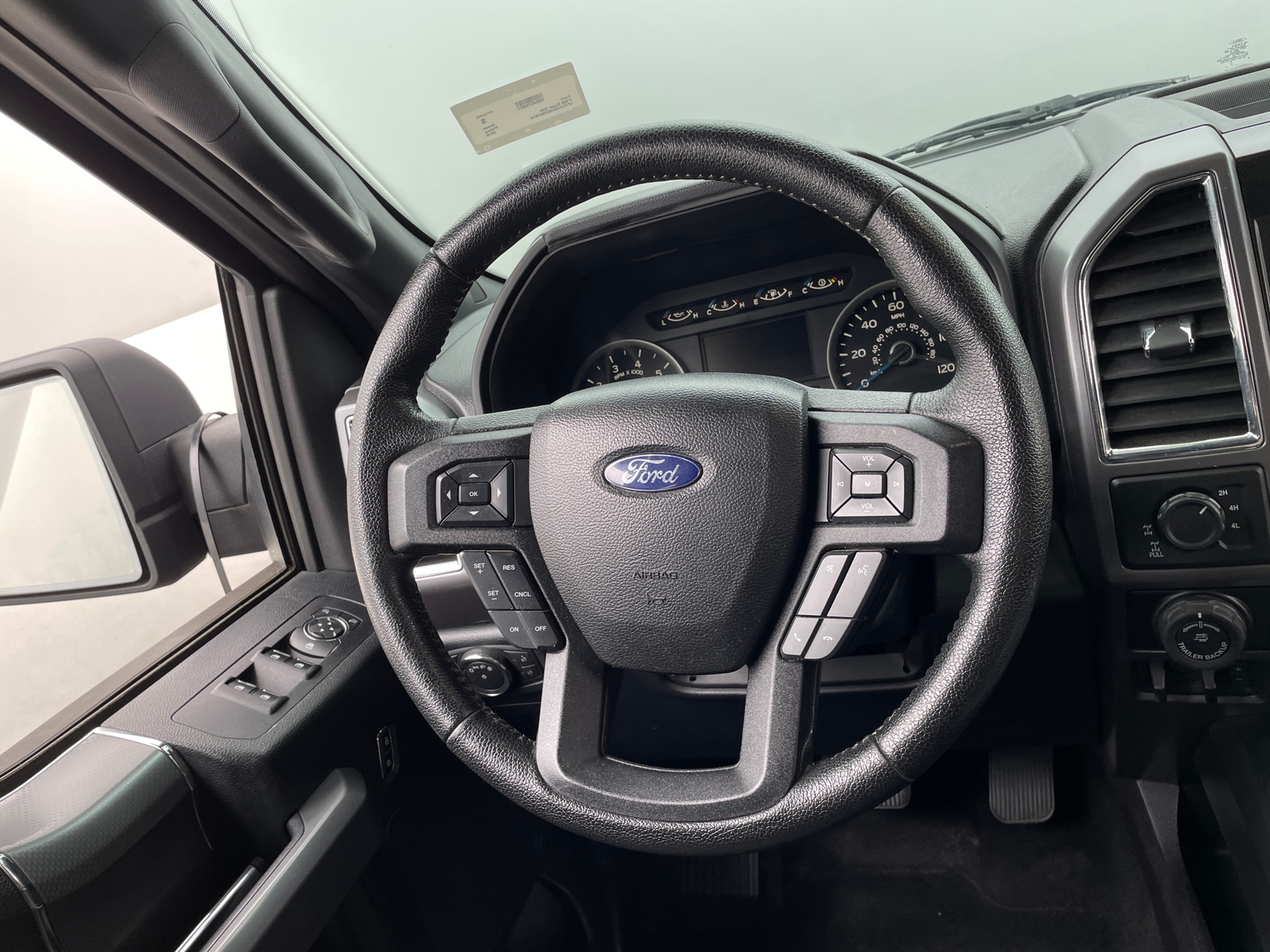 Thumbnail: 2016 Ford Econoline - 5
